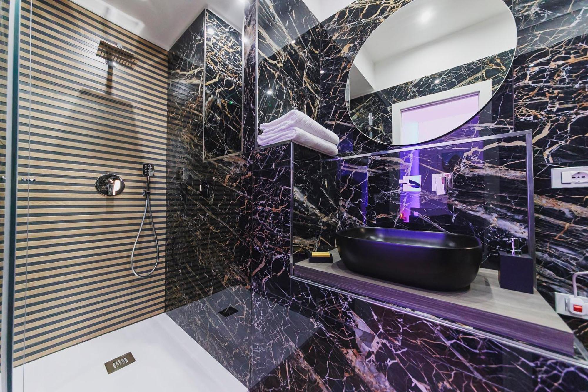 Double Room Private Bathroom