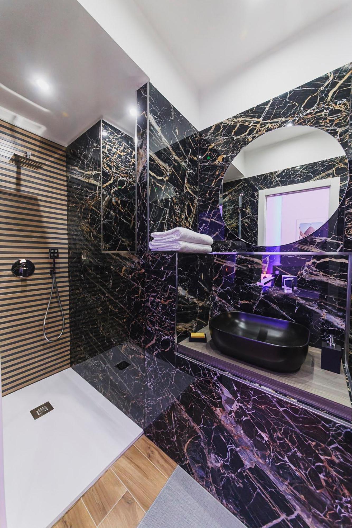 Double Room Private Bathroom