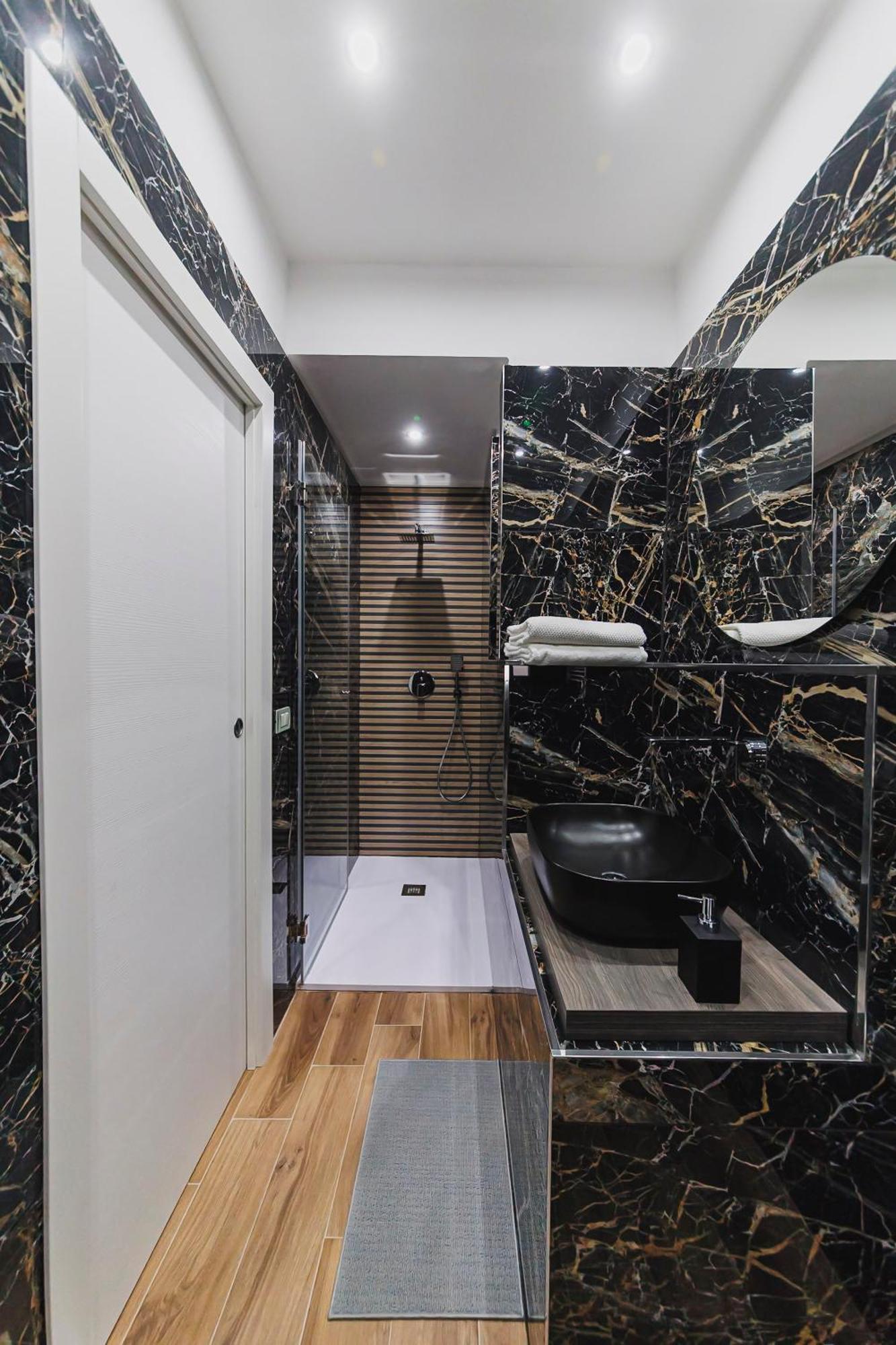 Double Room Private Bathroom