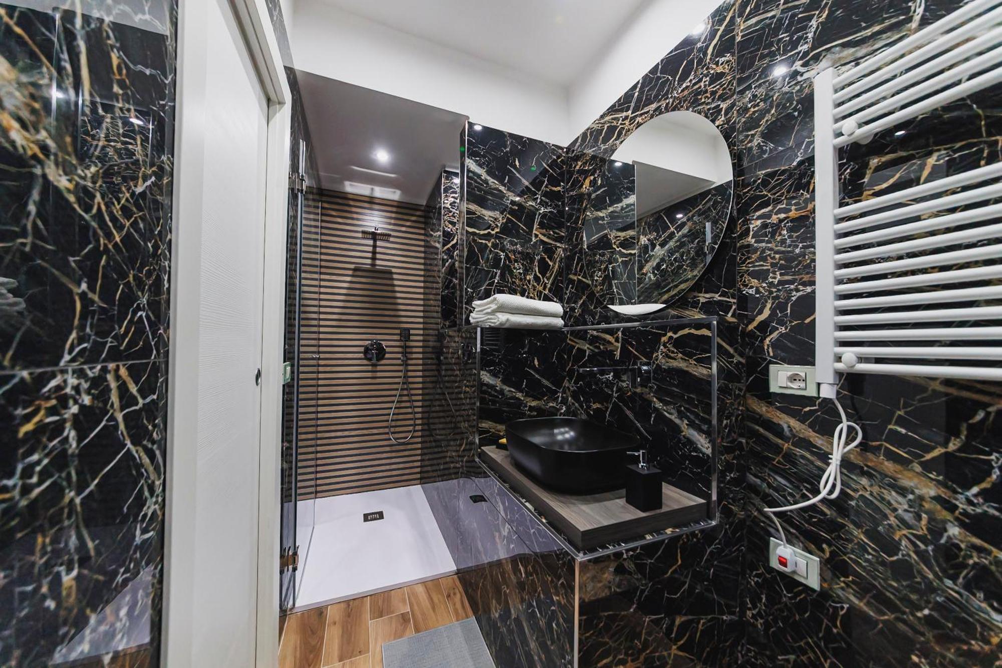 Double Room Private Bathroom
