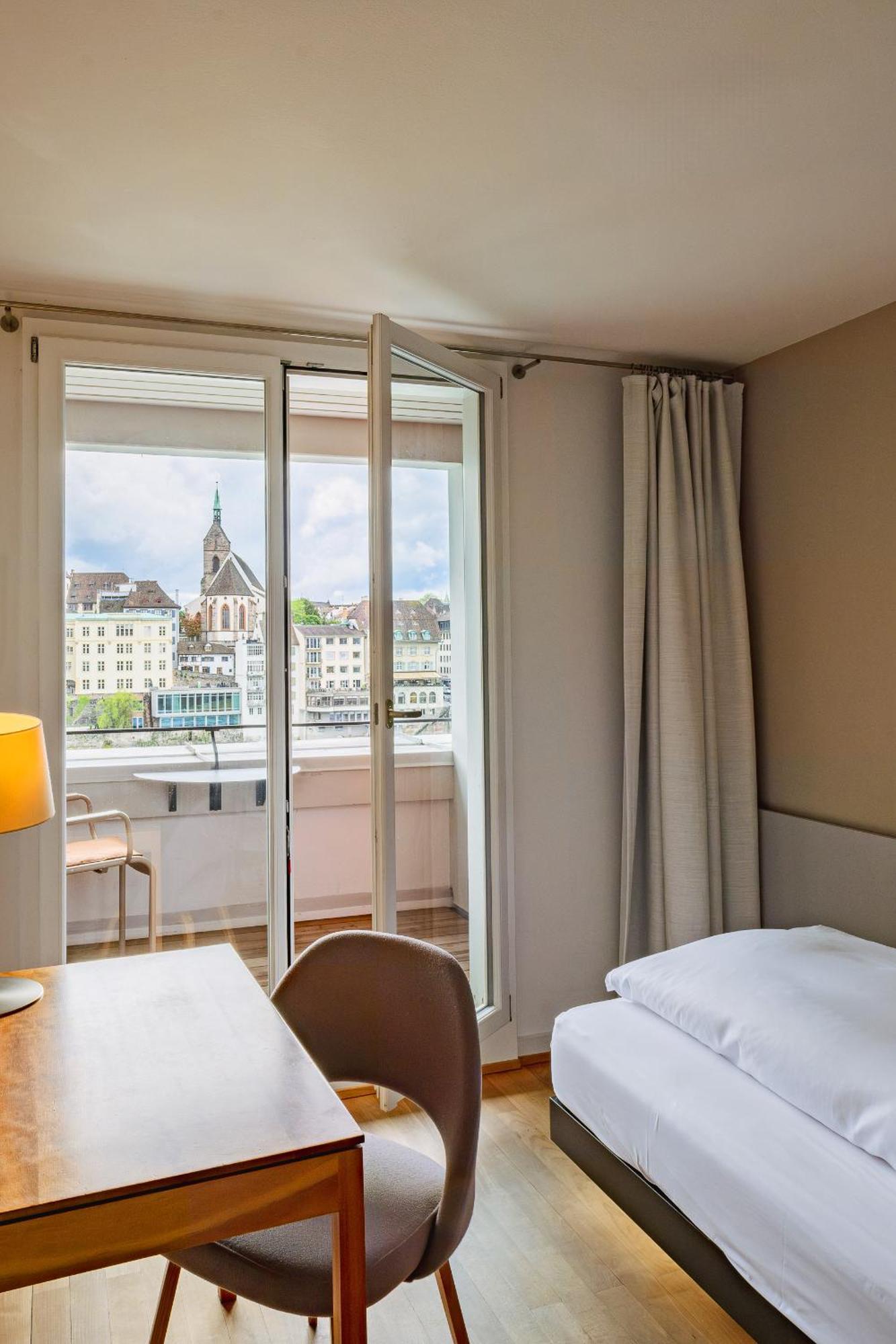 Single Room Balcony