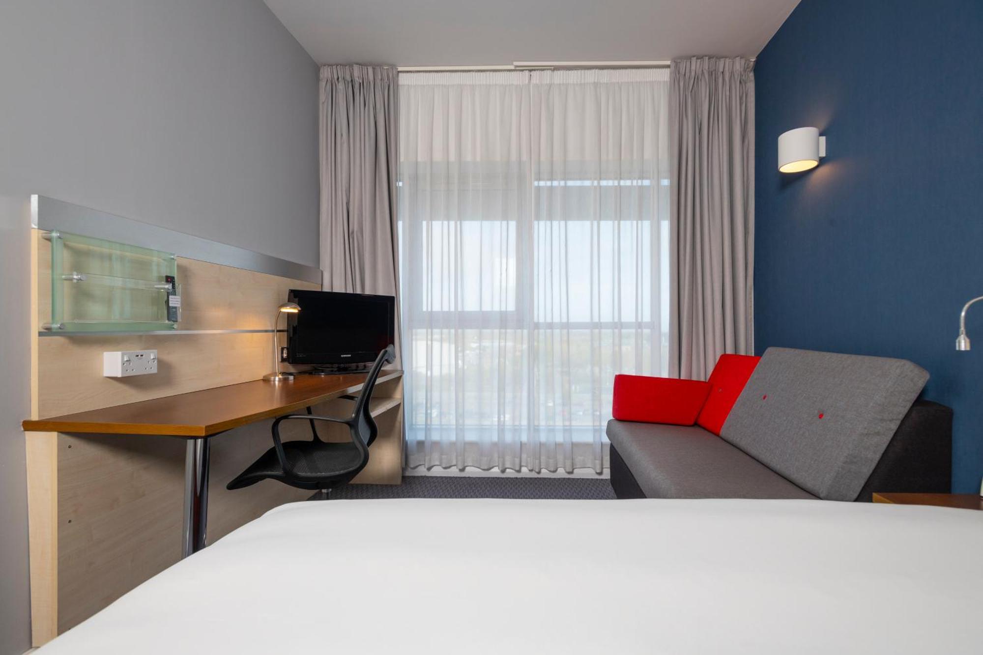 Standard King Room Hot