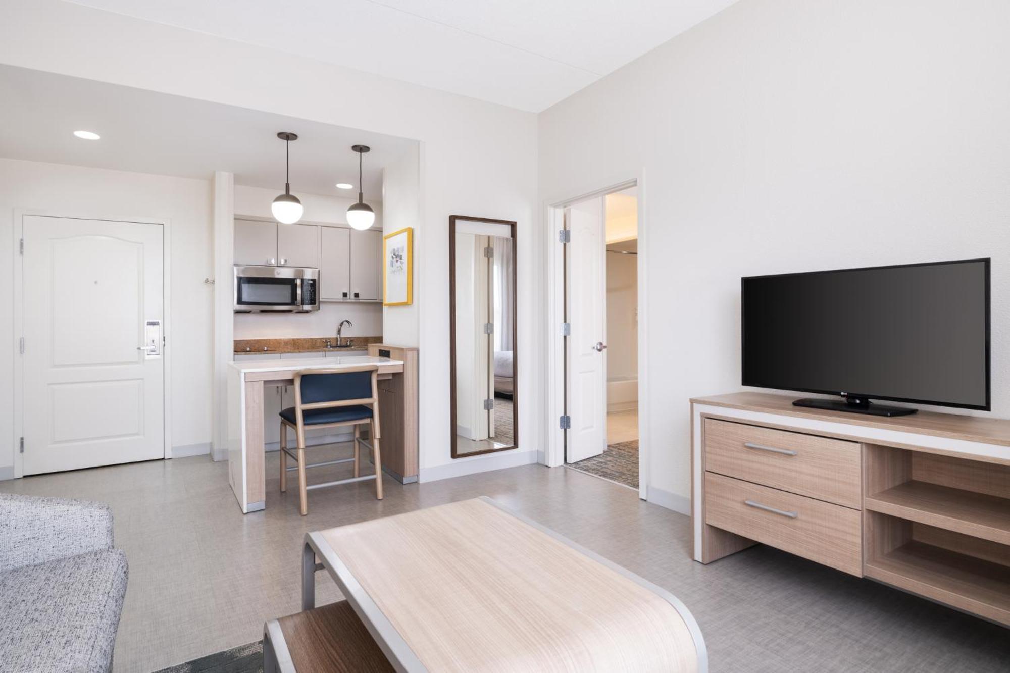 One-Bedroom King Suite Non-Smoking