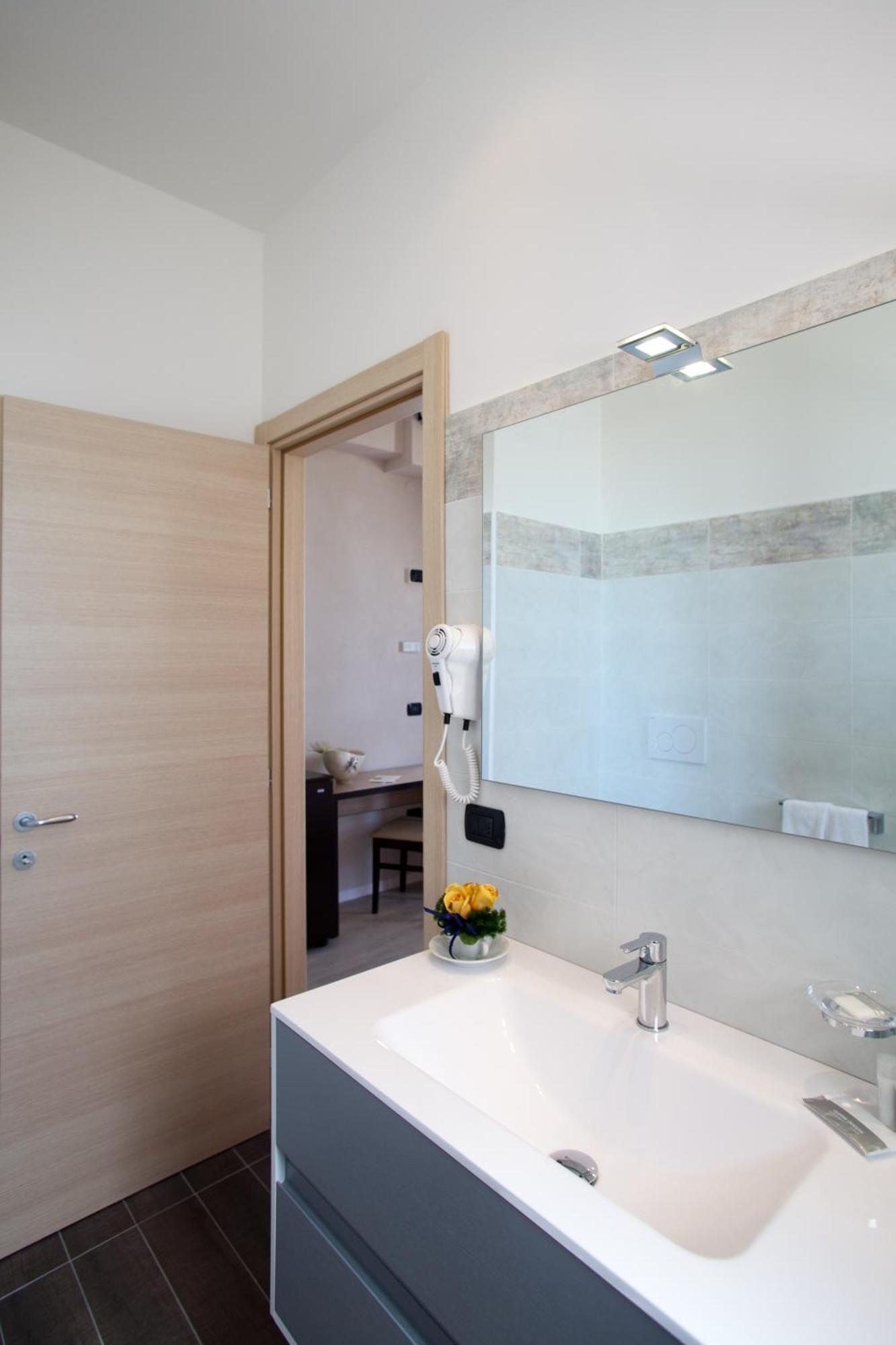 Deluxe Double or Twin Room Sea View