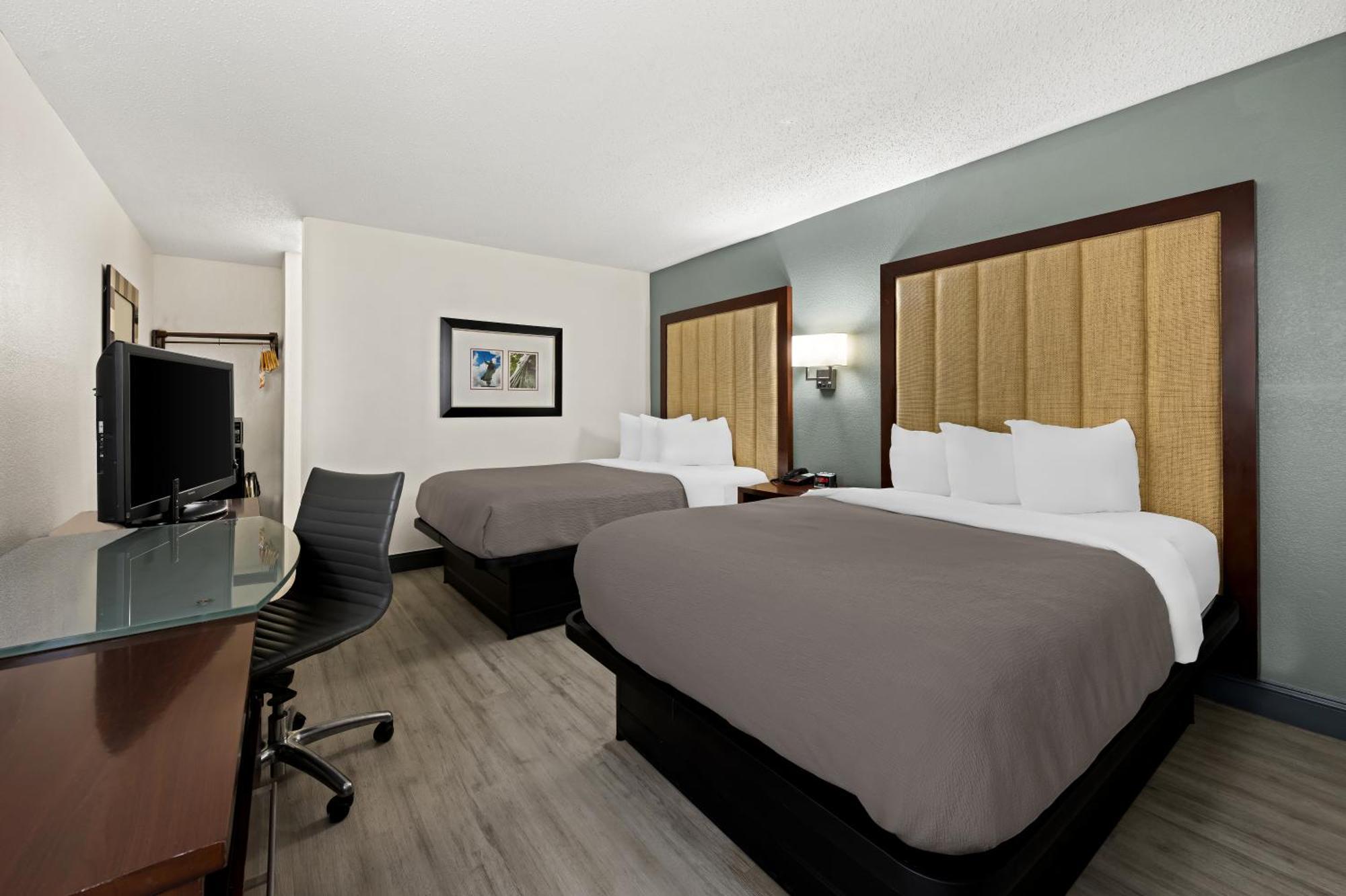 Quadruple Room - Non Smoking/Interior Corridor