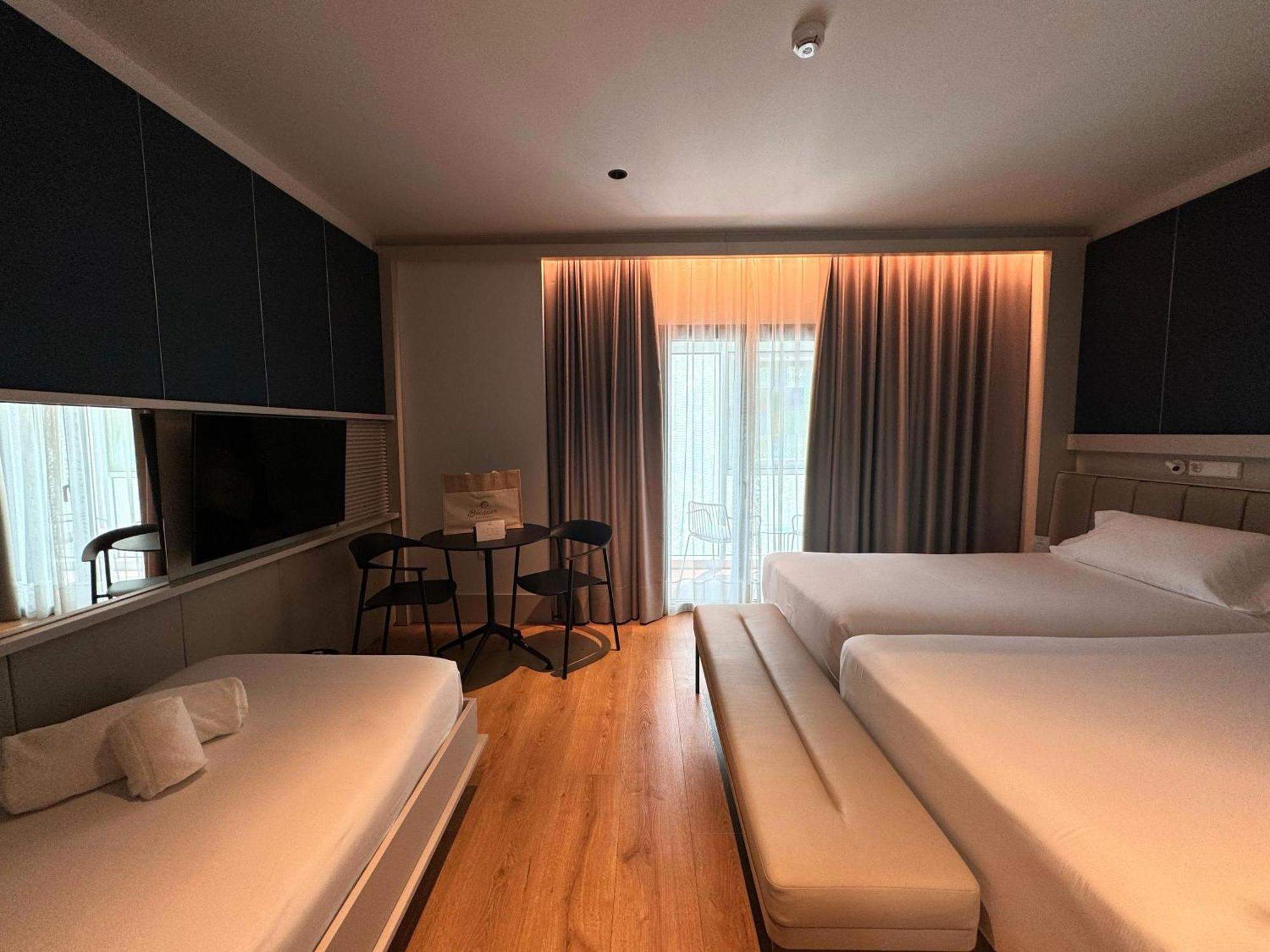 Deluxe Double Room Balcony,1709944465:JPEG