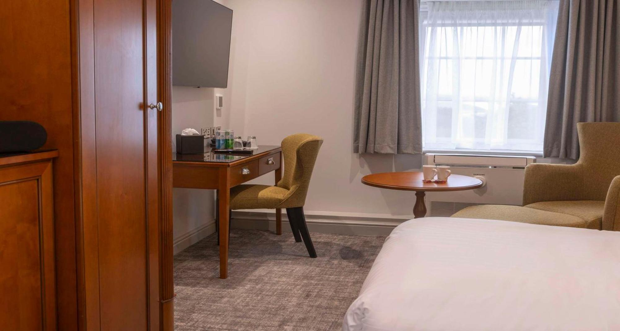 Standard Queen Room