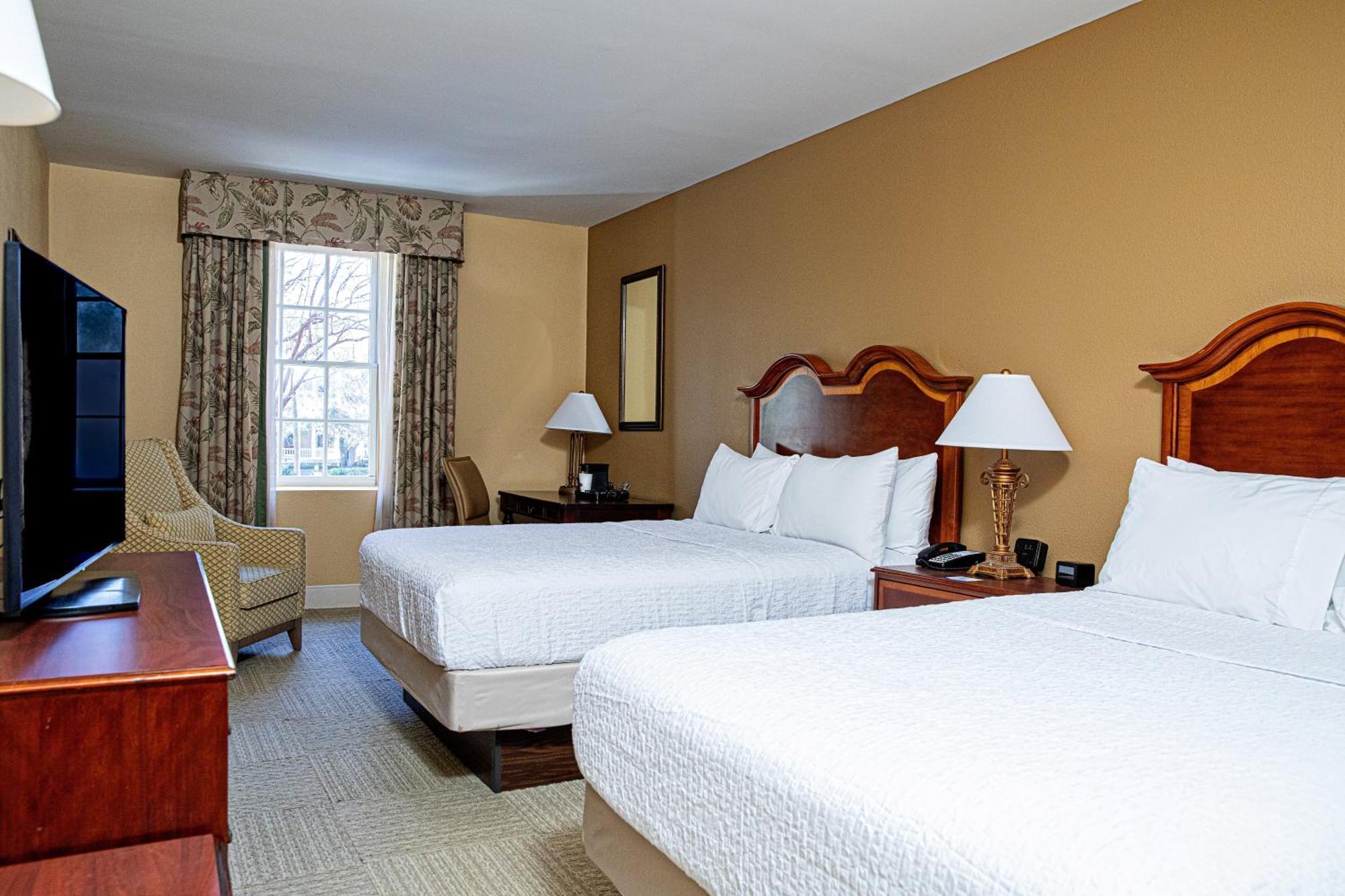Queen Room Two Queen Beds Microwave Non-Smoking