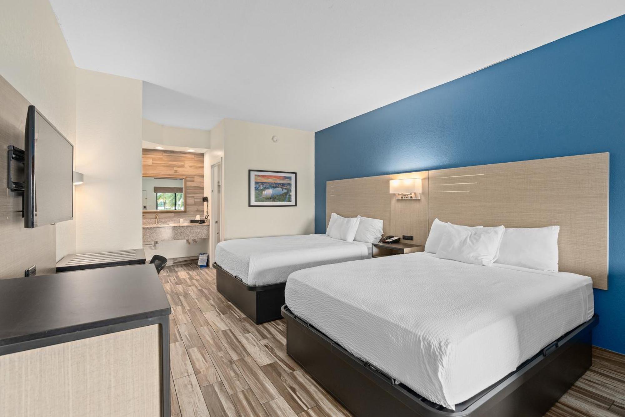 Studio Suite Two Double Beds Non-Smoking