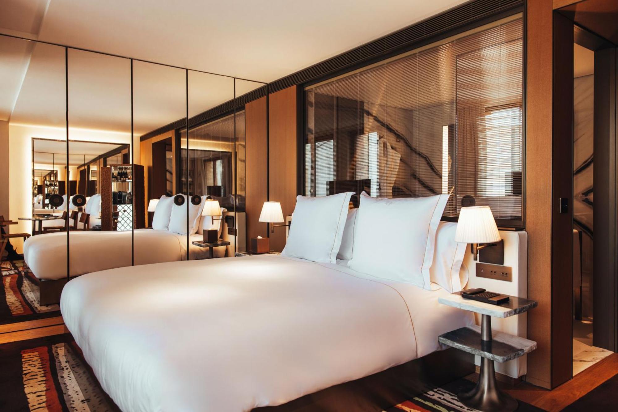 Deluxe King Room