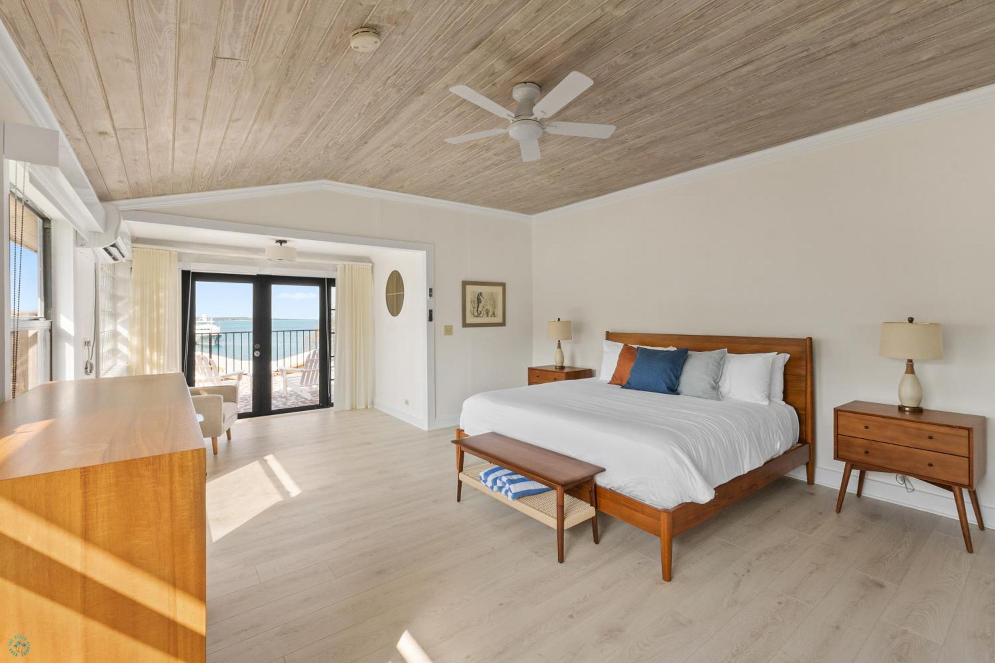 Suite Balcony,1663672720:JPEG