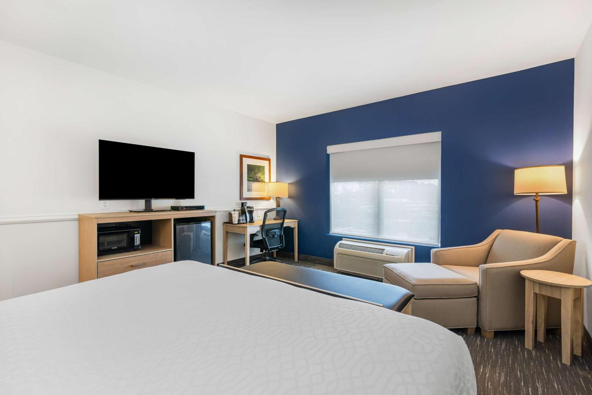 King Room Wet Bar