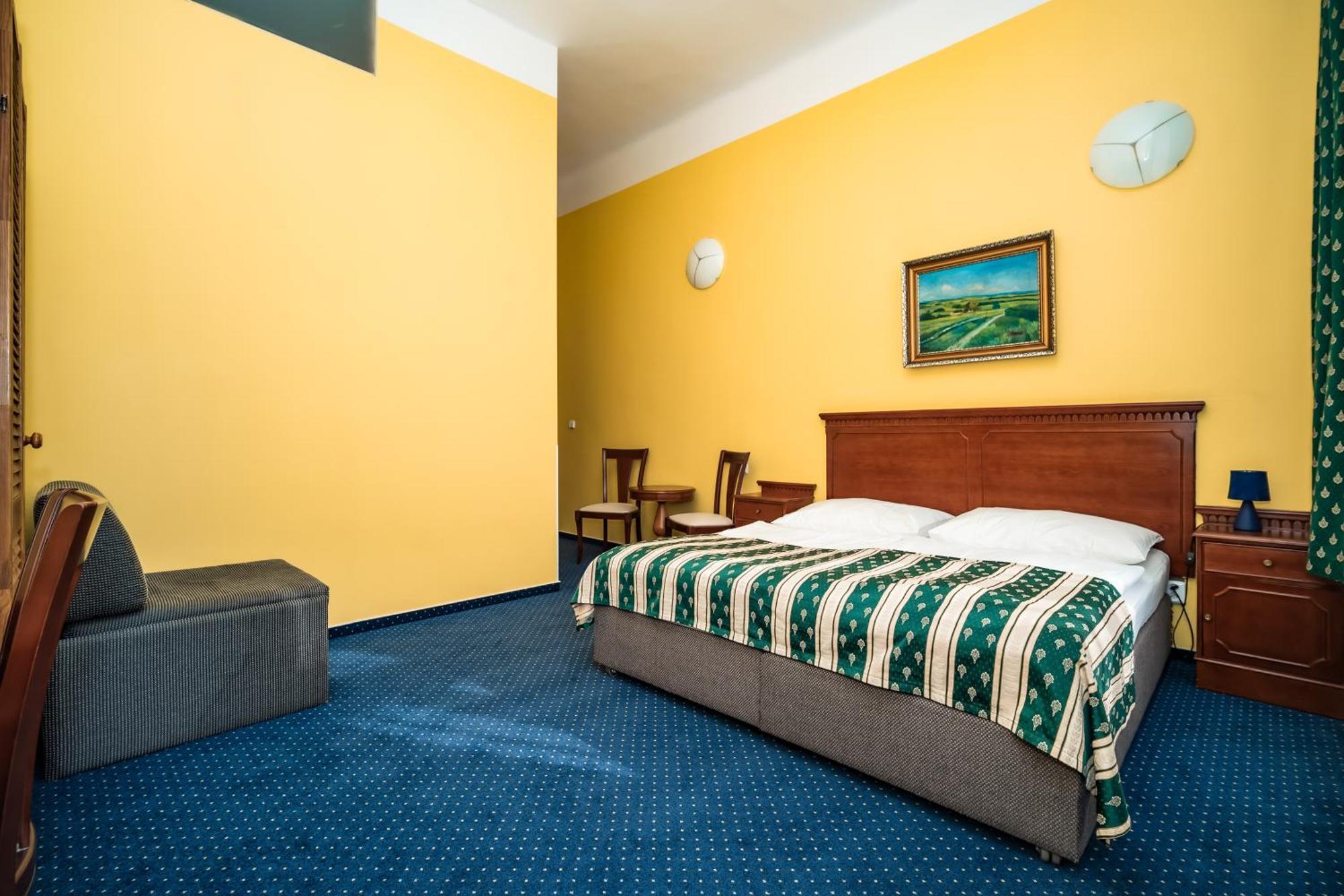Double or Twin Room Extra Bed