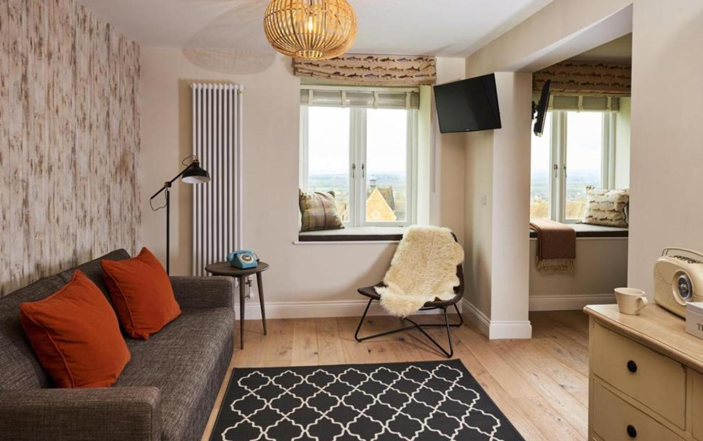 Small Suite
