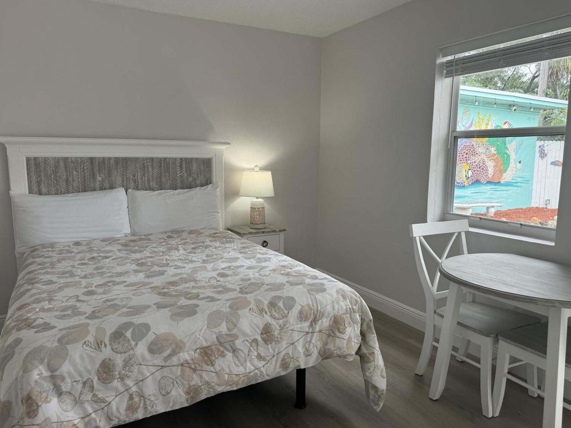 Standard Queen Room
