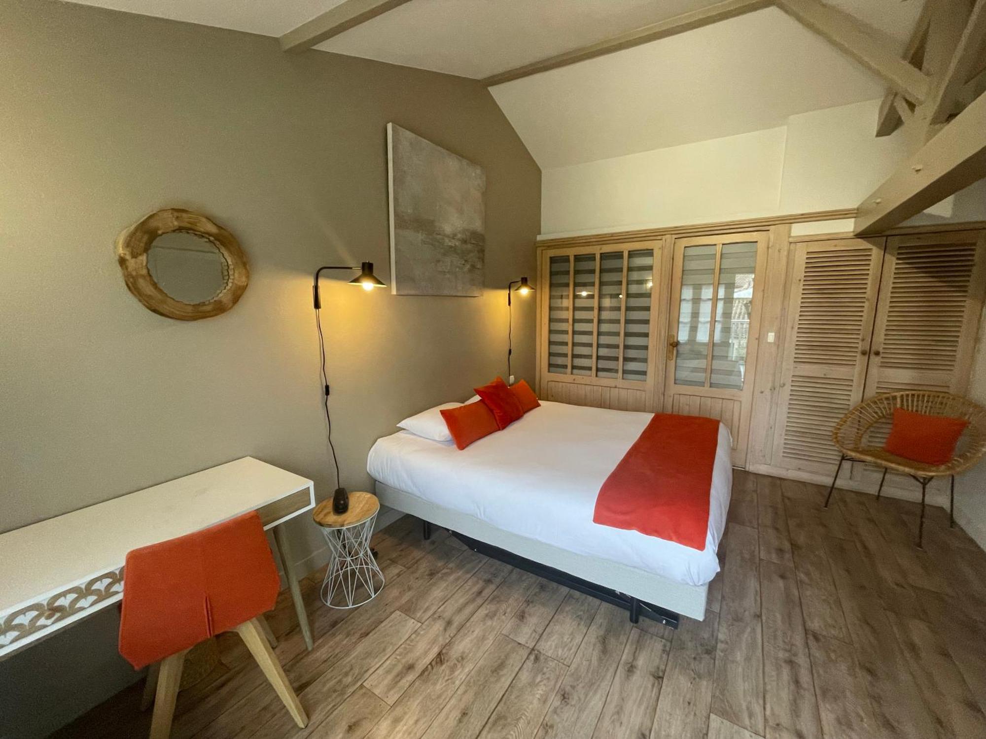 Double or Twin Room Garden View