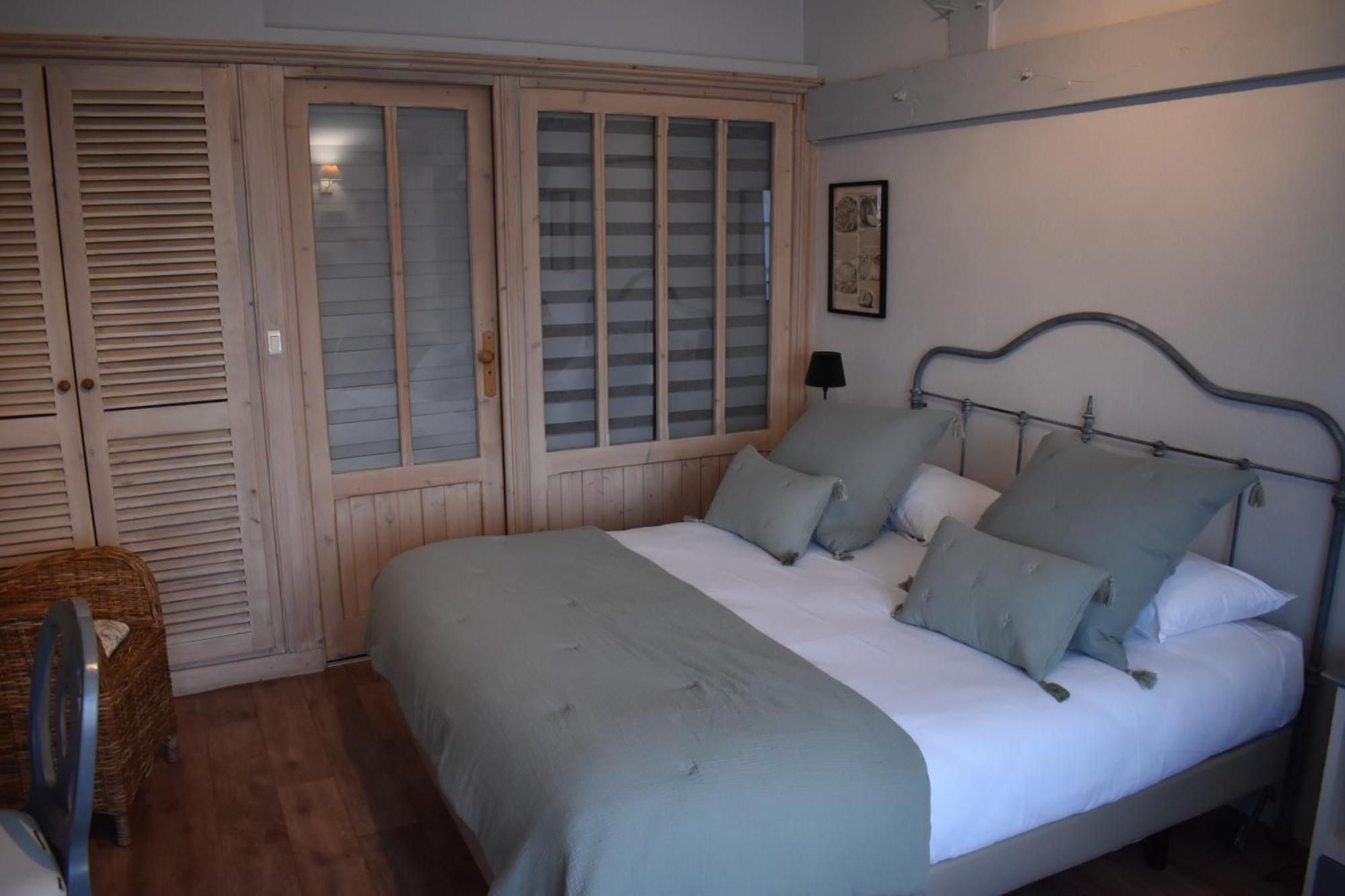 Double or Twin Room Garden View