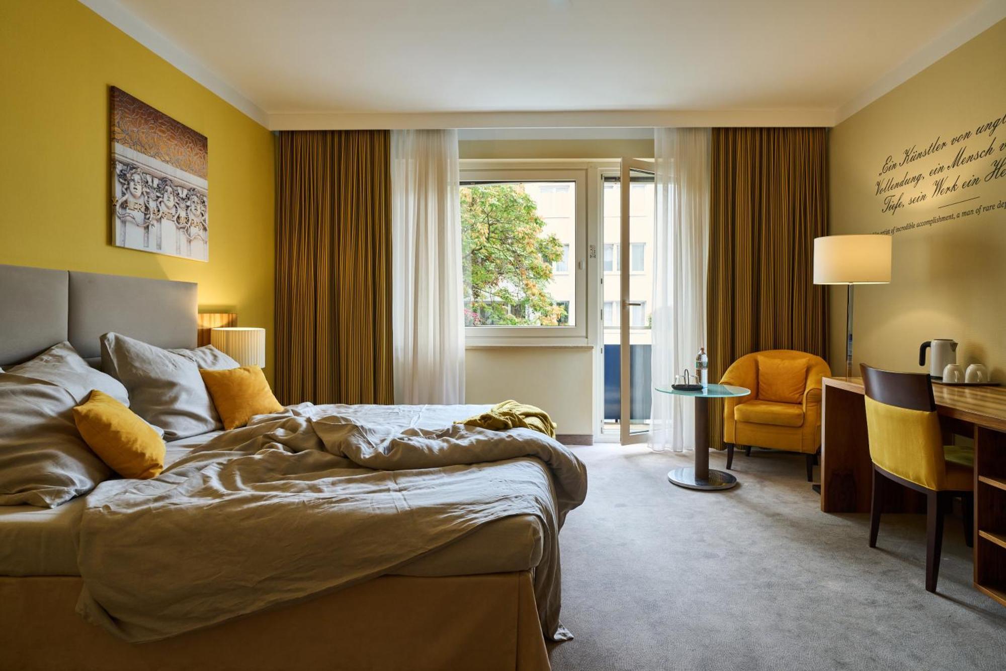 Deluxe Double Room Balcony Courtyard View