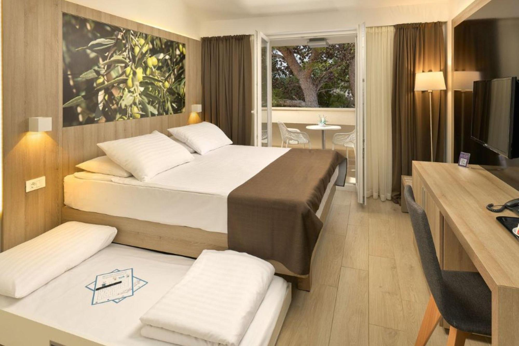 Comfort Double Room Residence Balcony Garden view