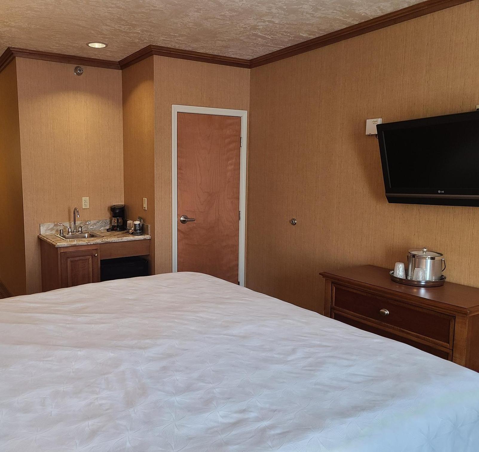 Luxury Suite Spa Bath