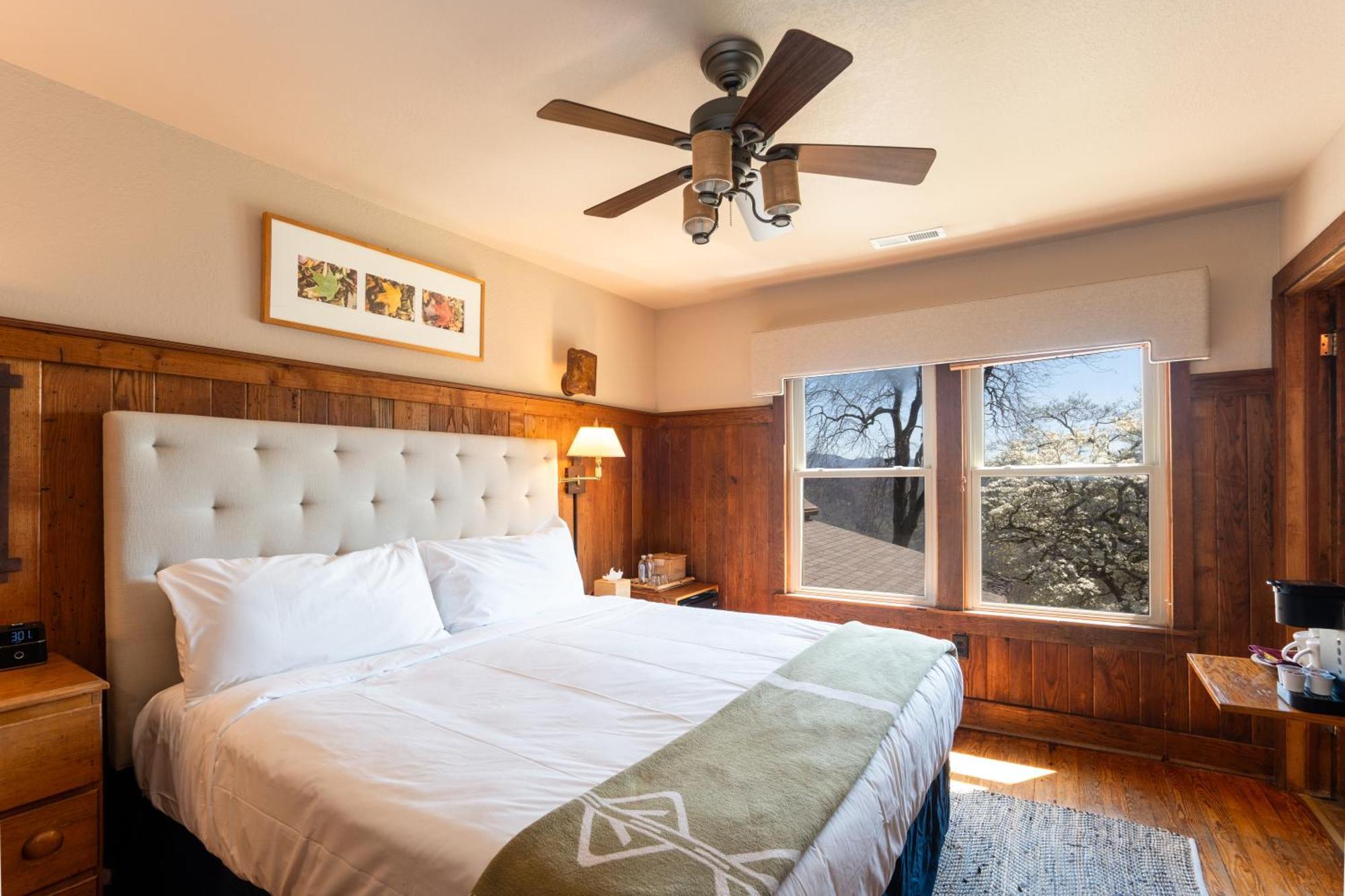 King Room with Mountain View