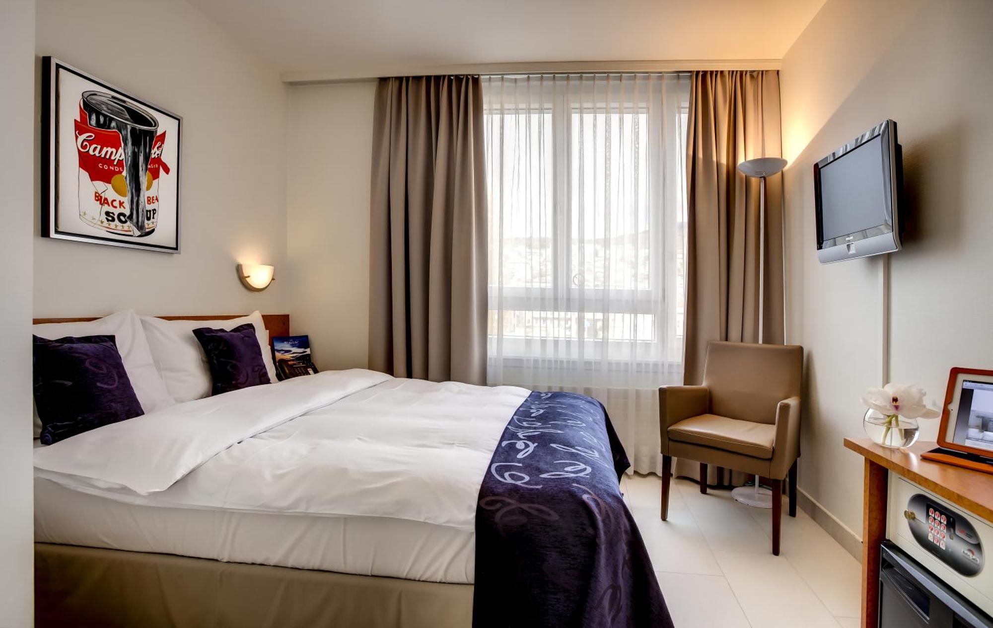 Comfort Double or Twin Room City View