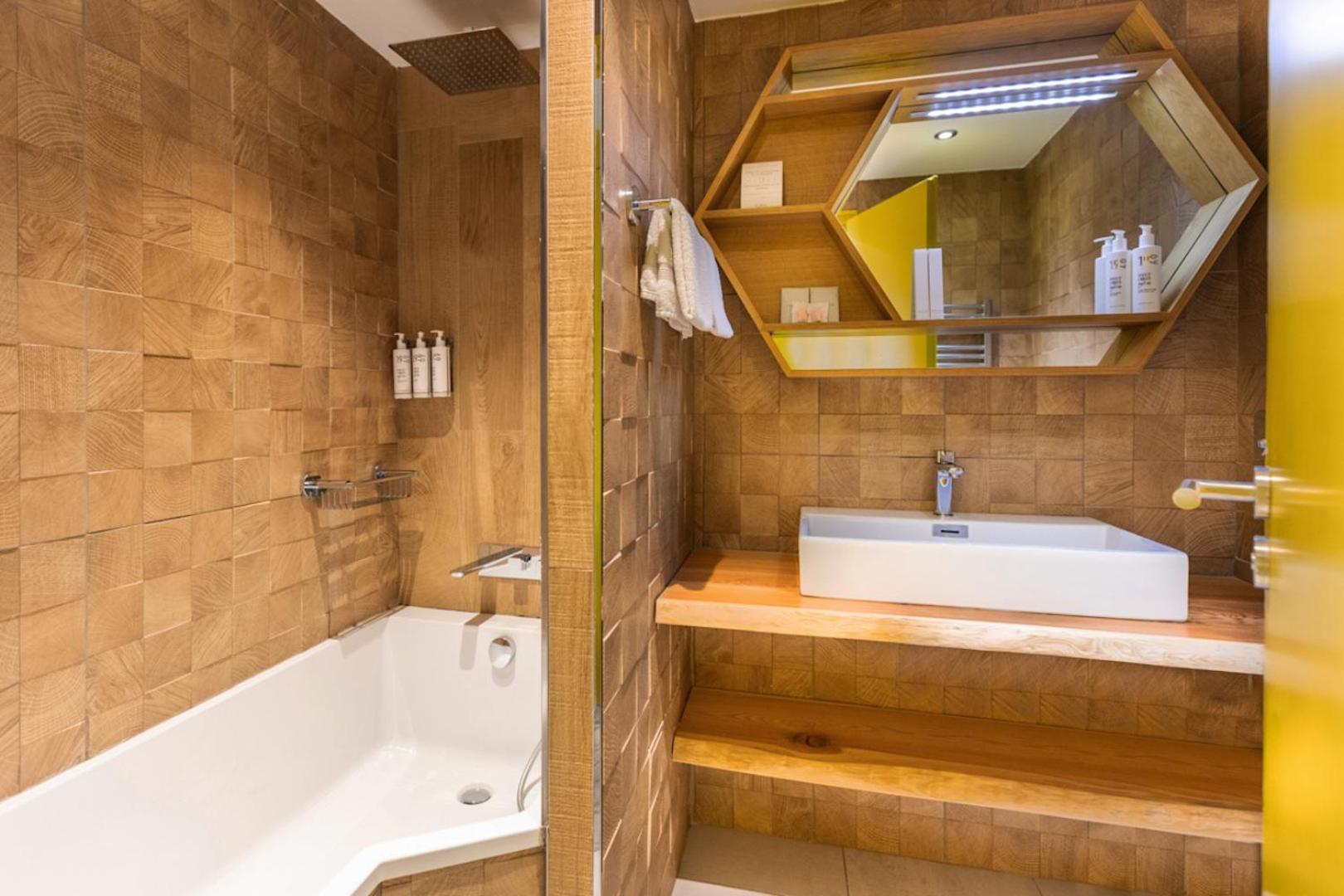Superior Double Room,1666638757:JPEG