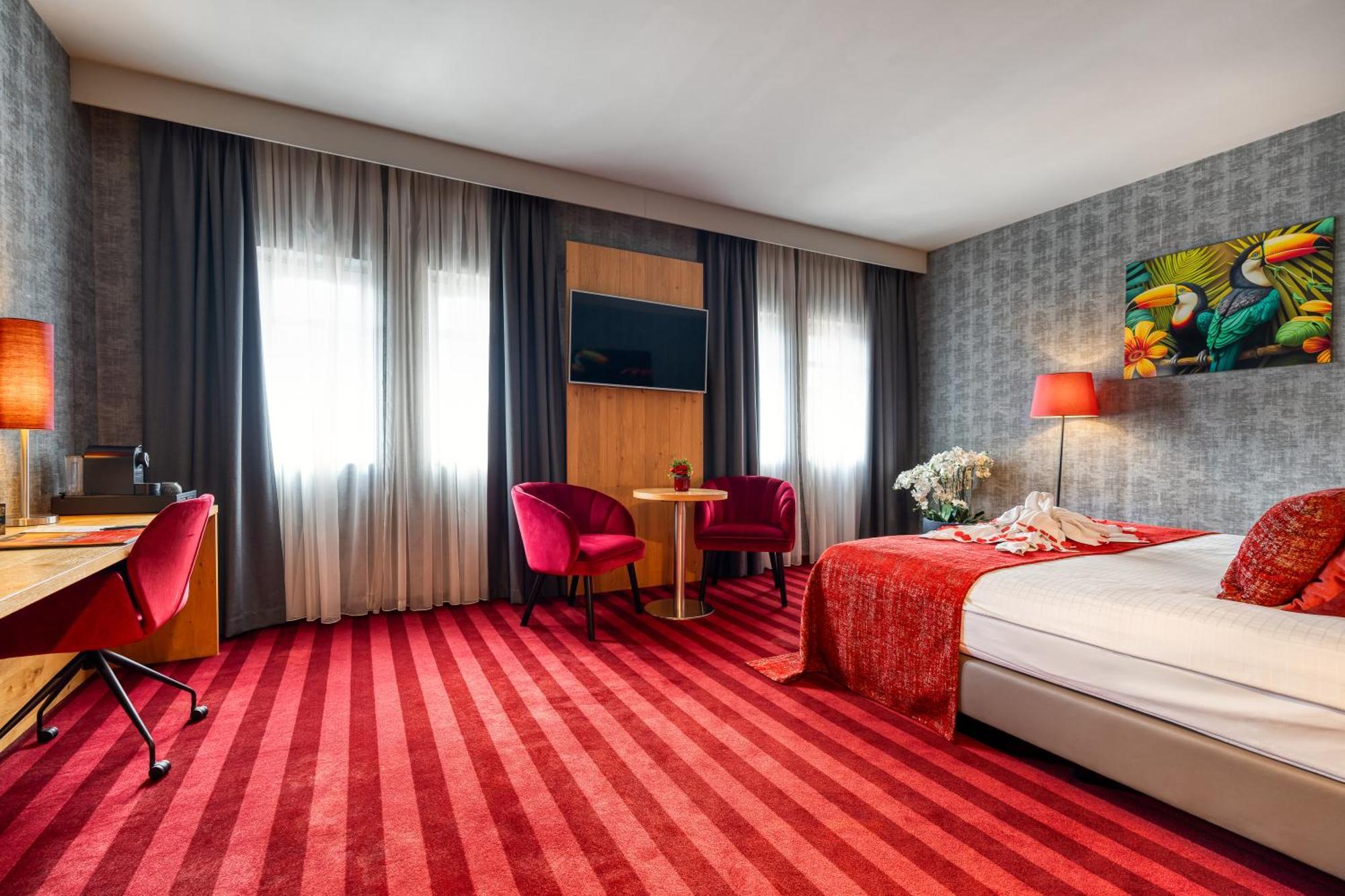 Junior Suite Spa Bath