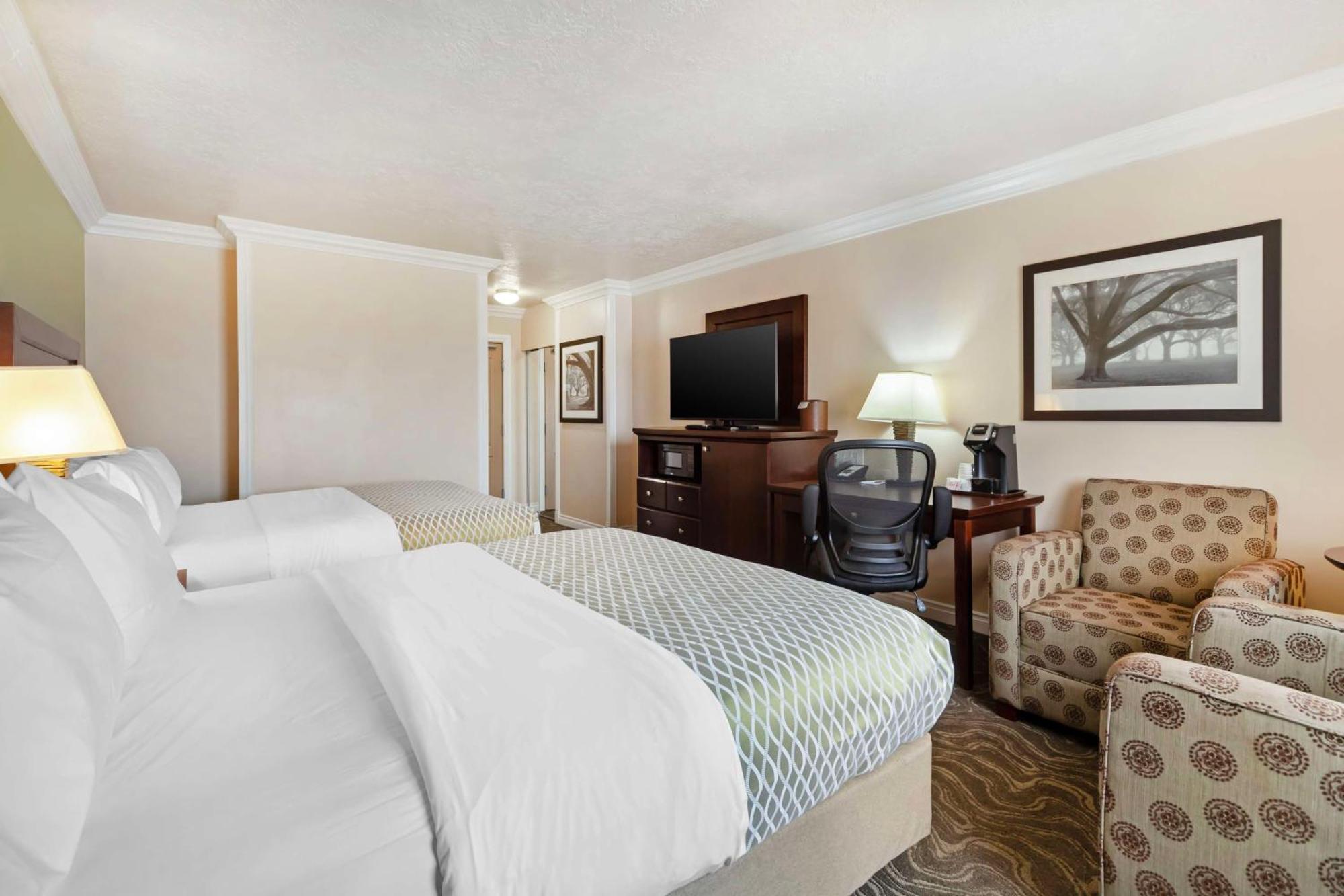 Queen Room Two Queen Beds Pet Friendly or Non-Smoking or Exterior Access