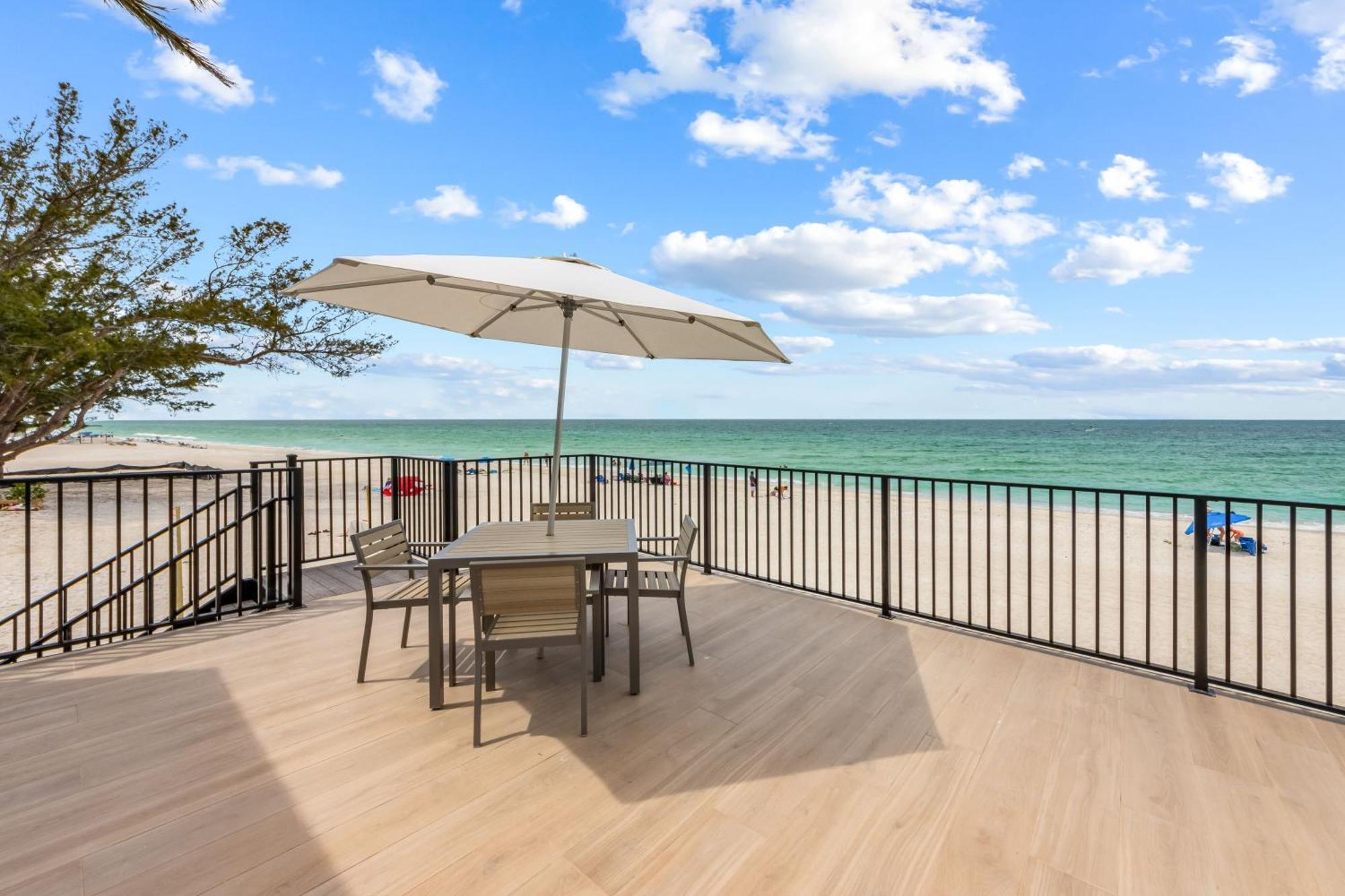 Beachfront Luxury King Suite,1706949497:JPEG