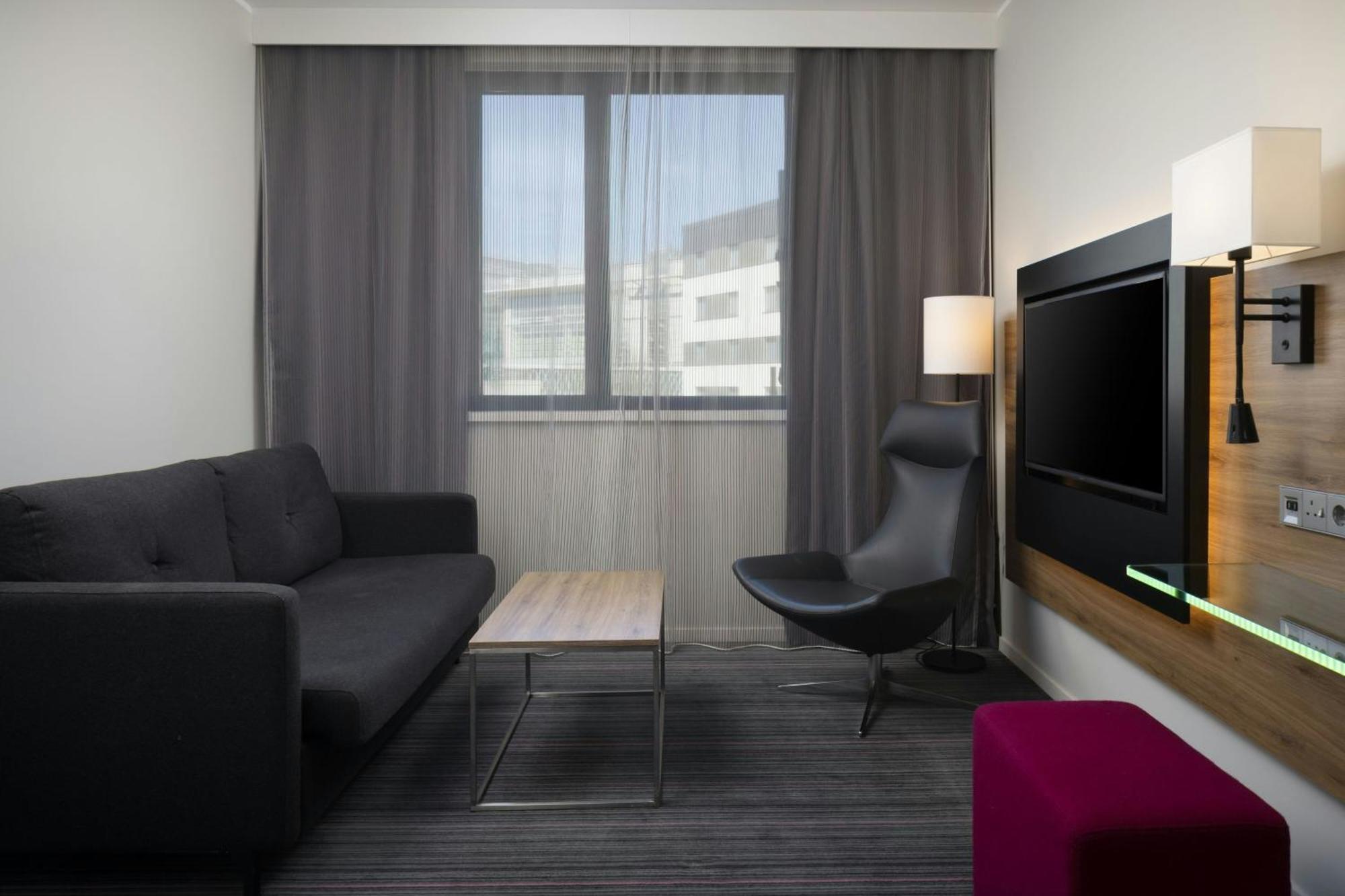 Moxy Extra Sleeper Room