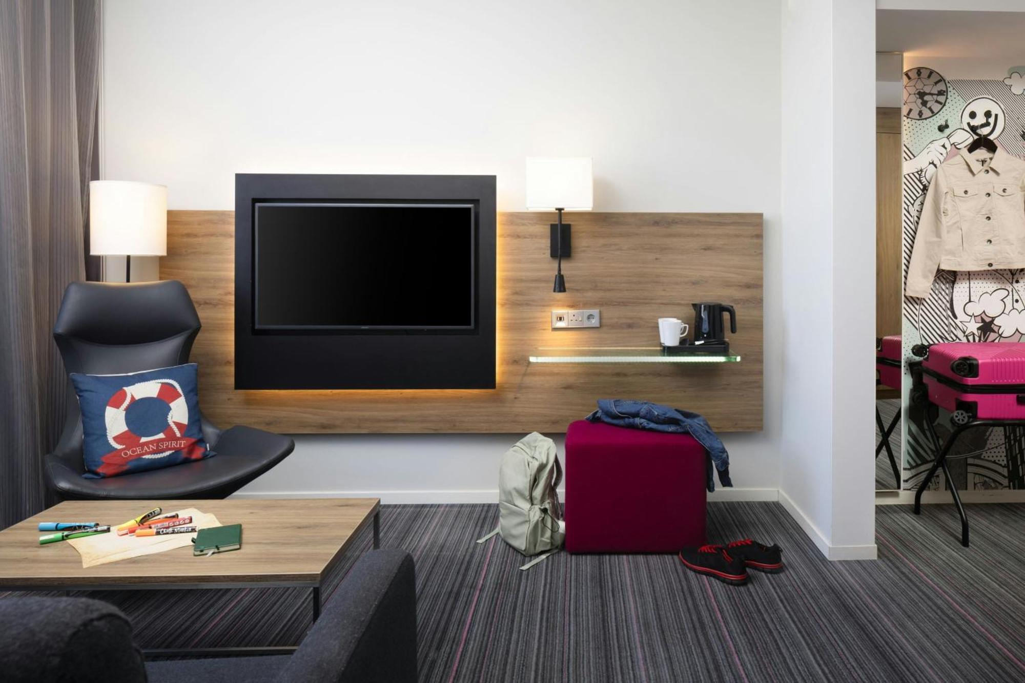Moxy Extra Sleeper Room