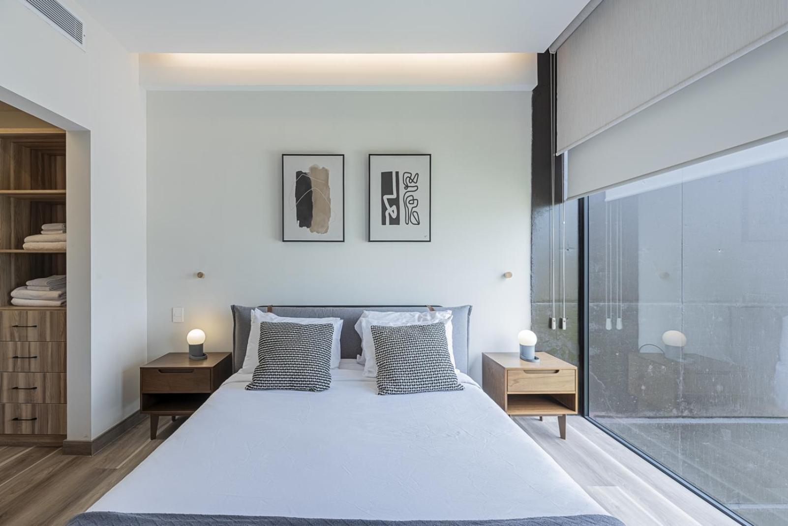 Deluxe One-Bedroom Apartment Balcony