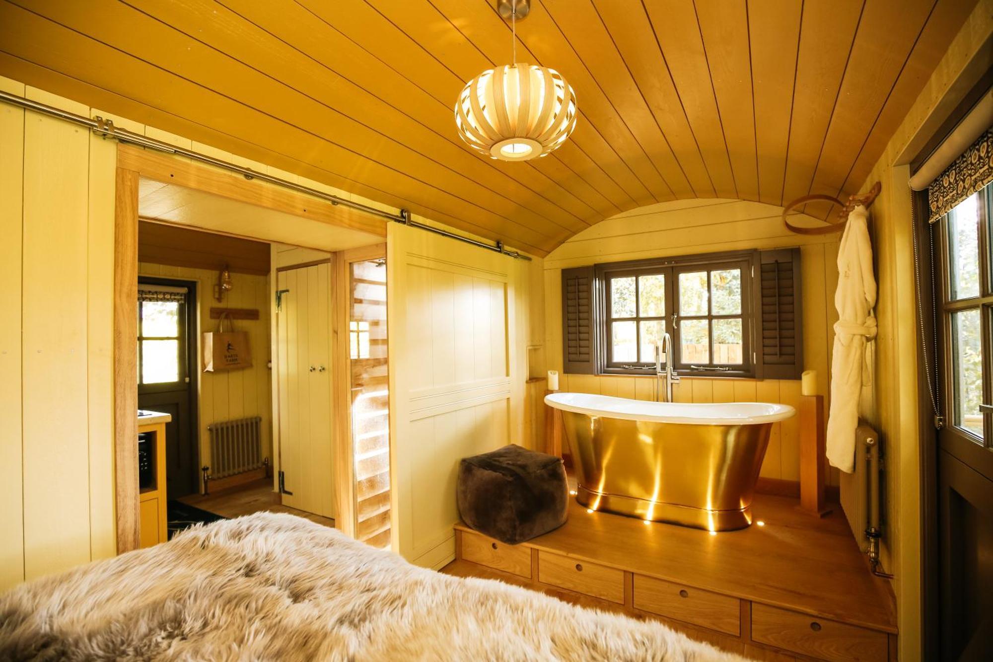 Shepherds Hut Hiki Hot Tub