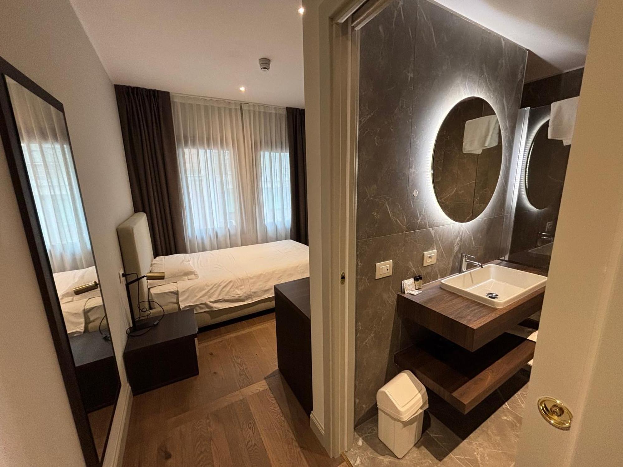 Standard Single Room,1668045841:JPEG
