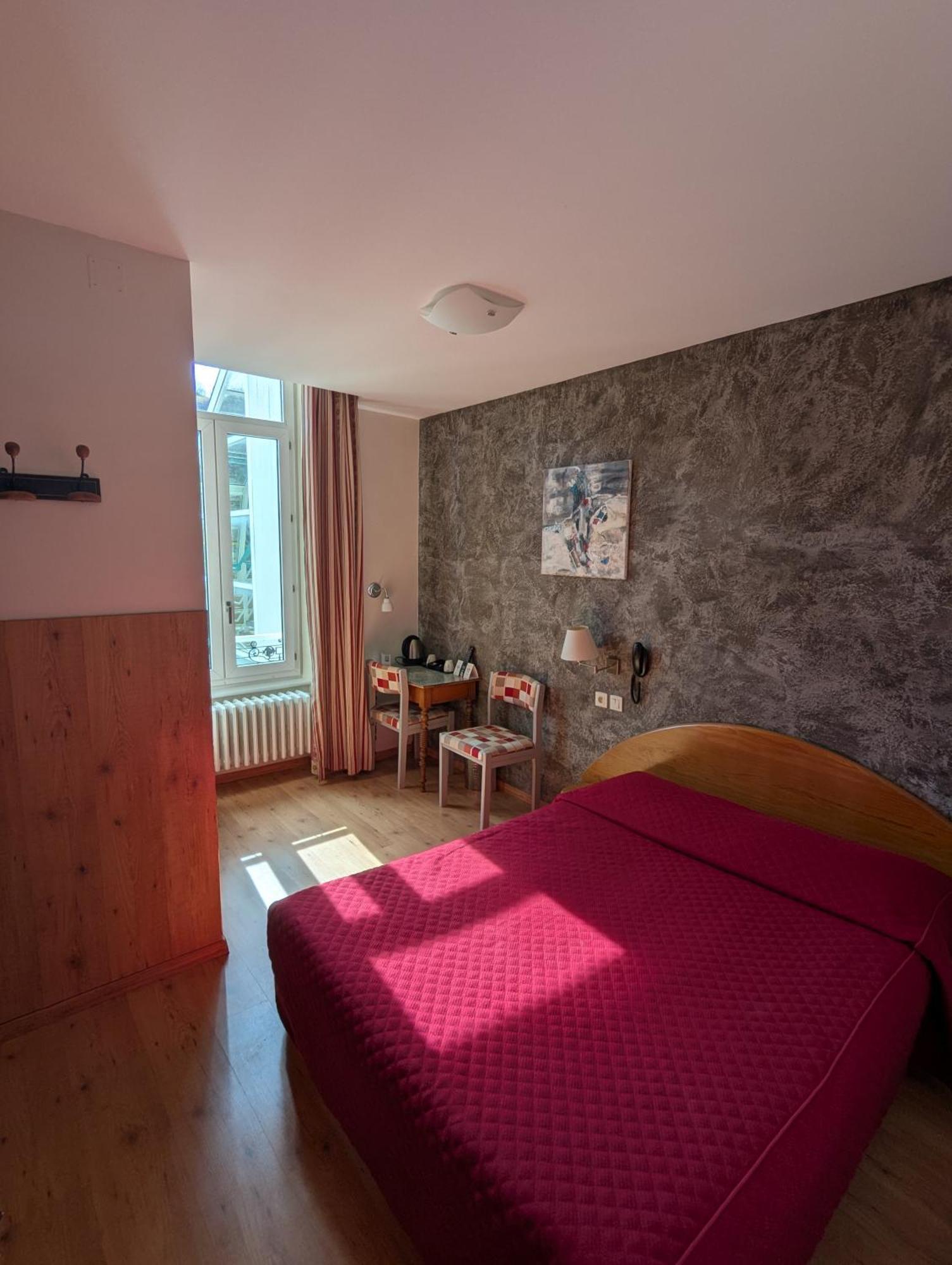 Single Room,1691983010:JPEG