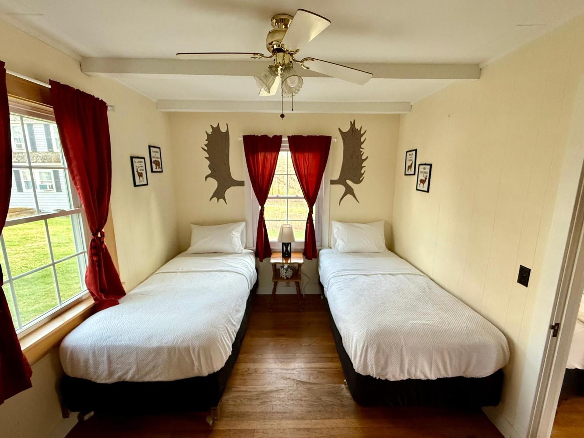 1 bedroom Cottage 1 Q or 2T