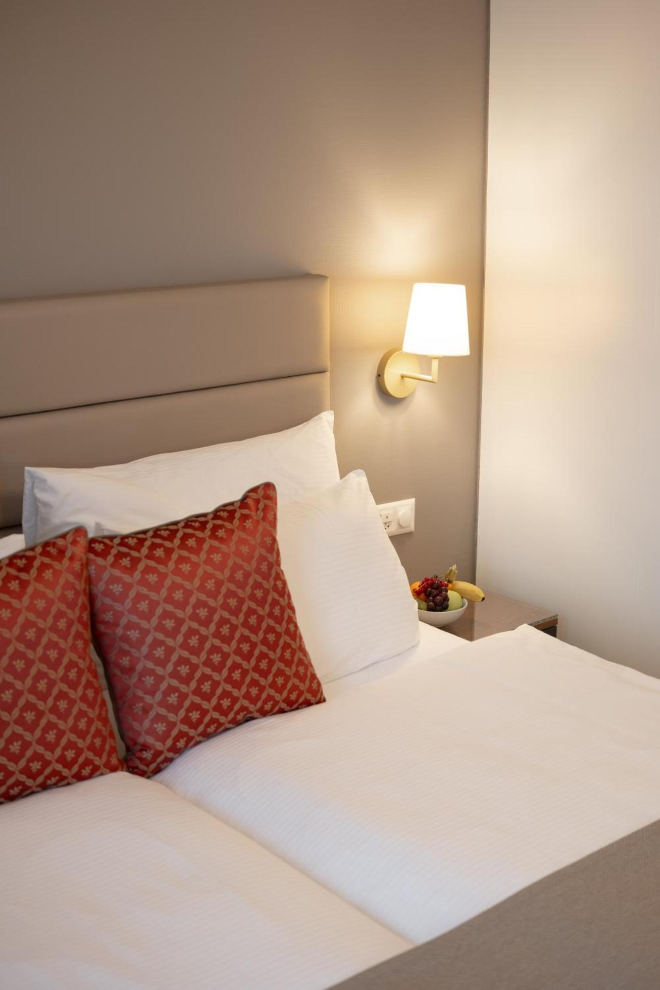 Double room city side 10m2