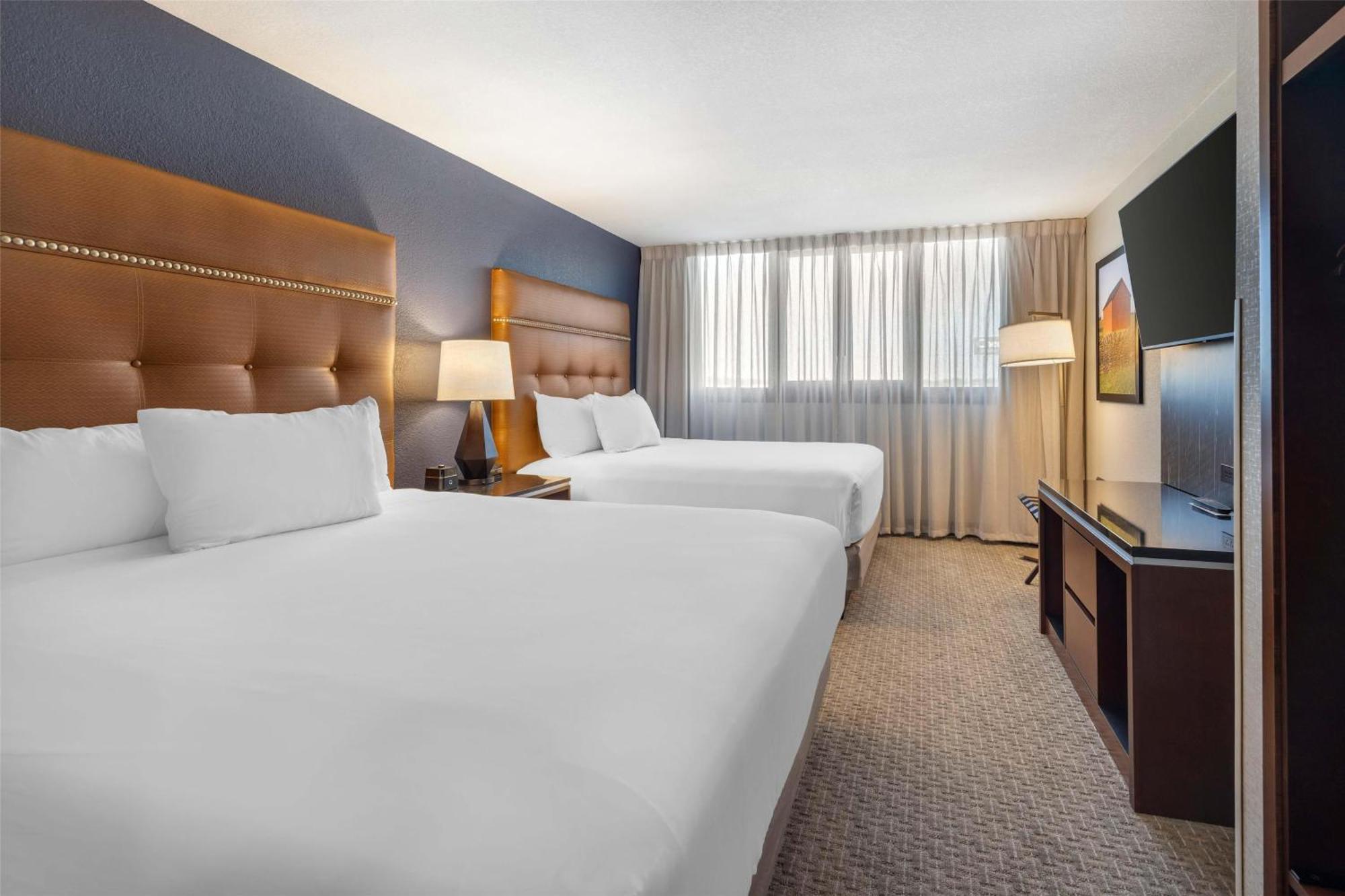 Queen Suite Two Queen Beds