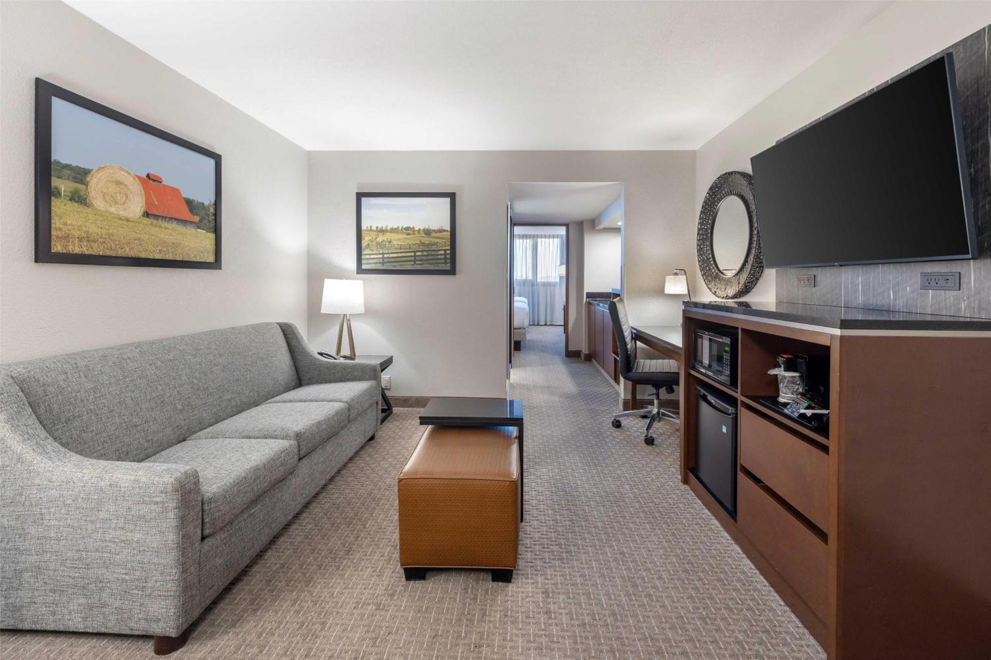 Queen Suite Two Queen Beds