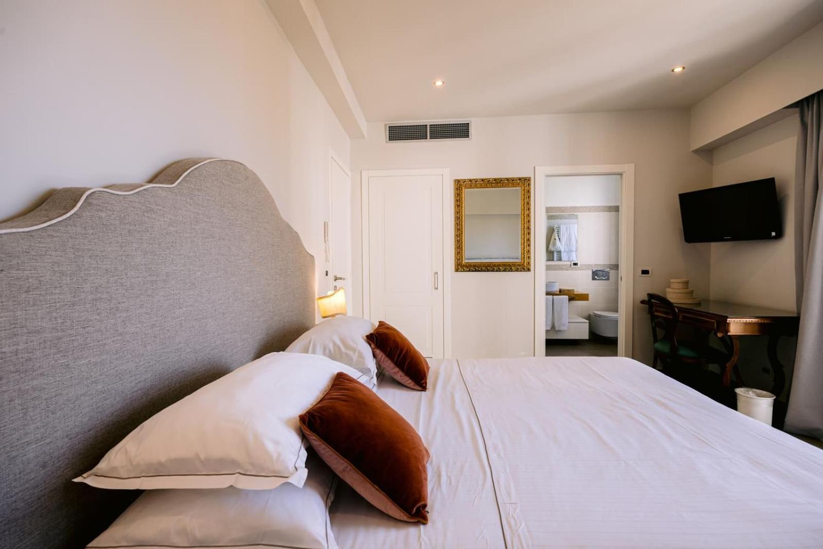 Classic Double or Twin Room Garden View Balcony