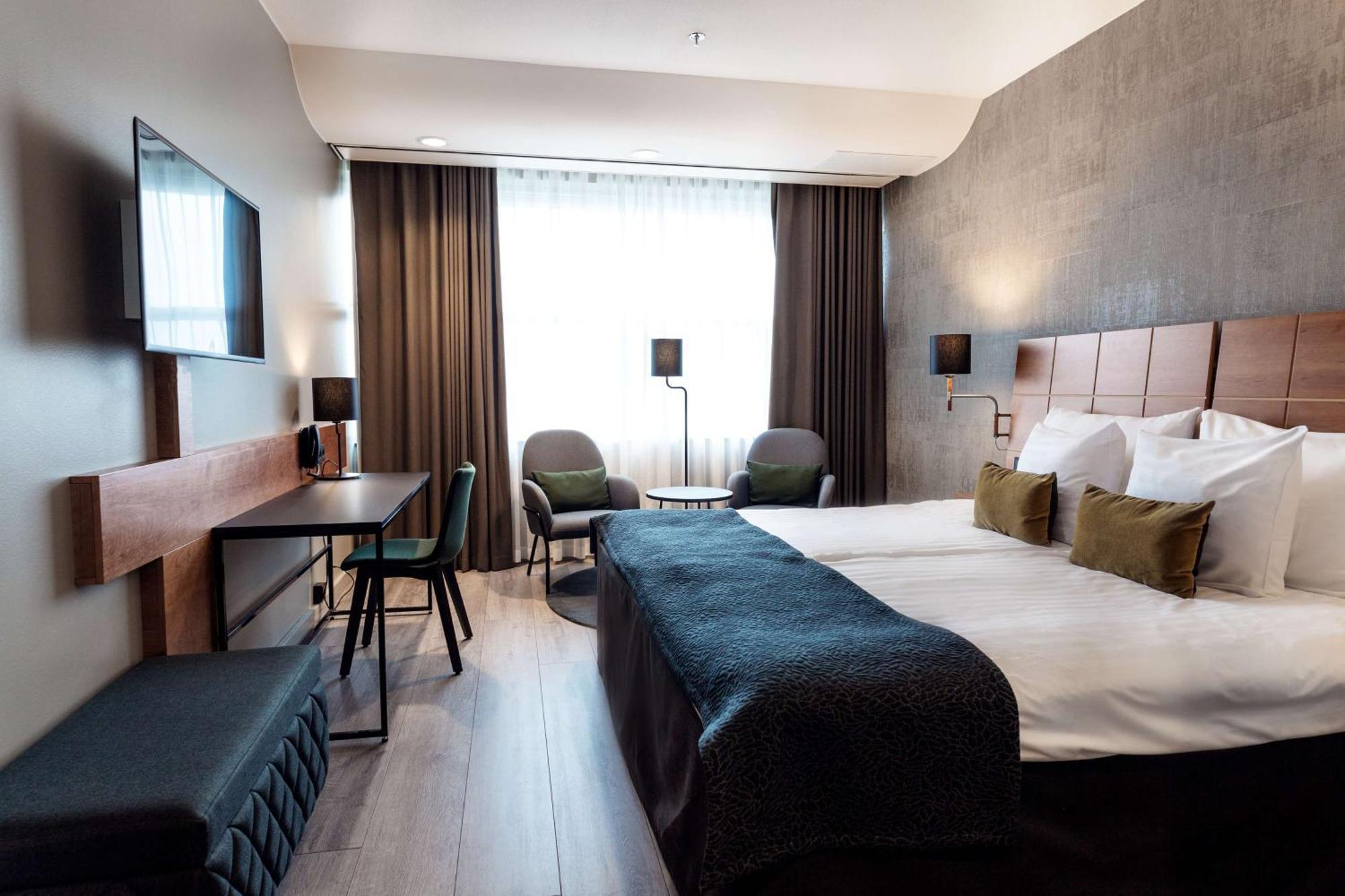Queen Room