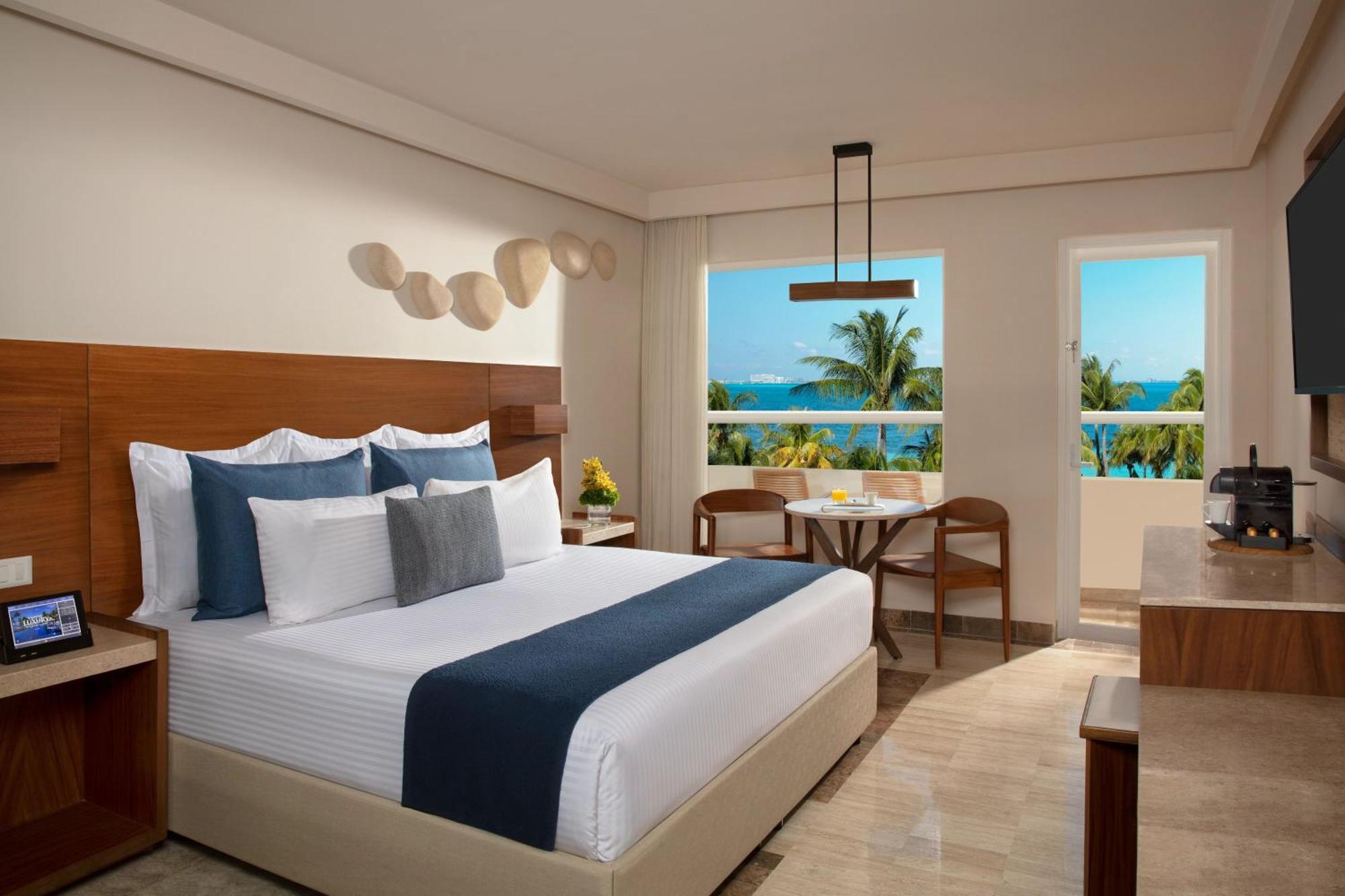 Deluxe Partial Ocean View Balcony