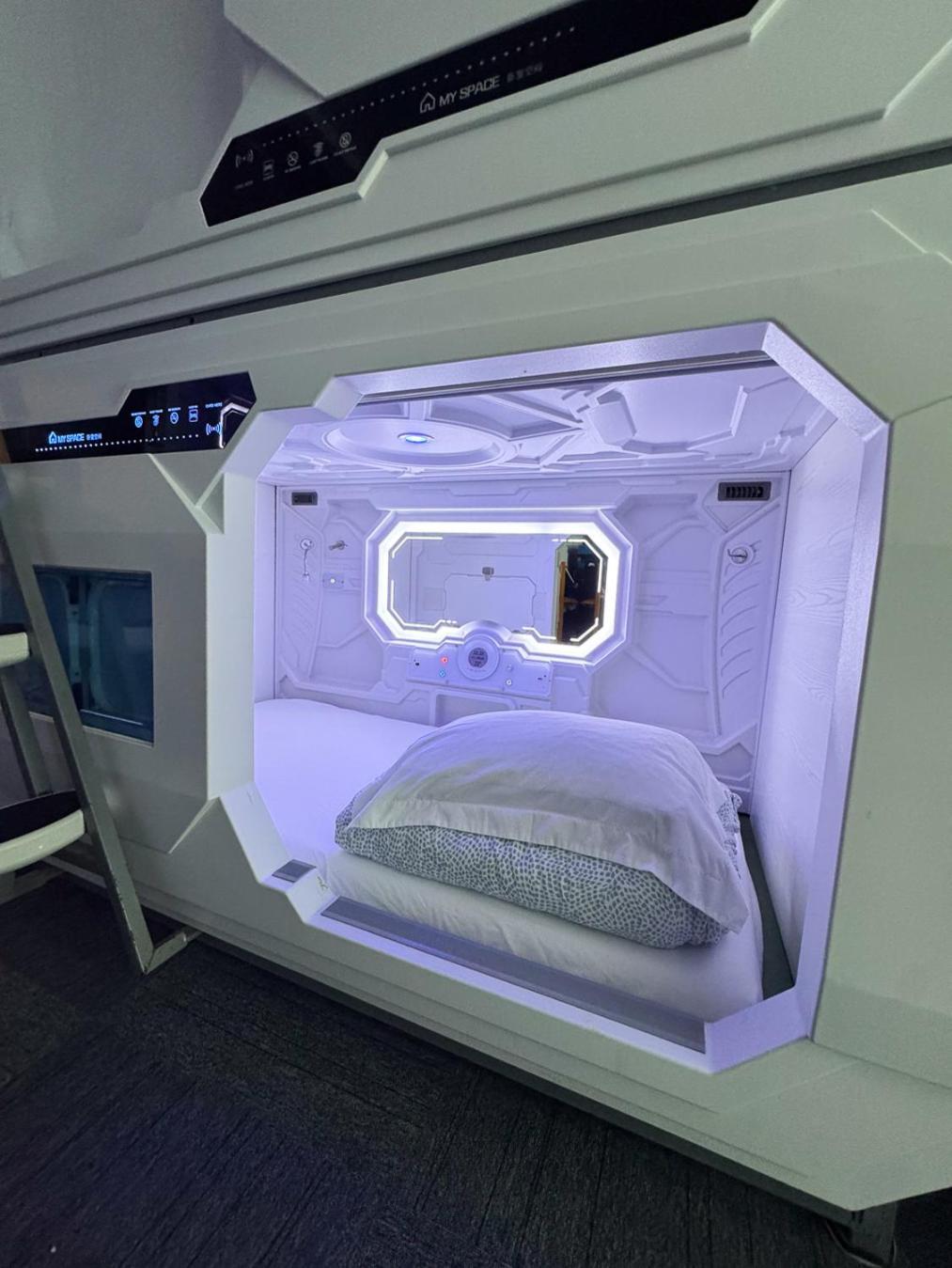 Large Pod Female Room