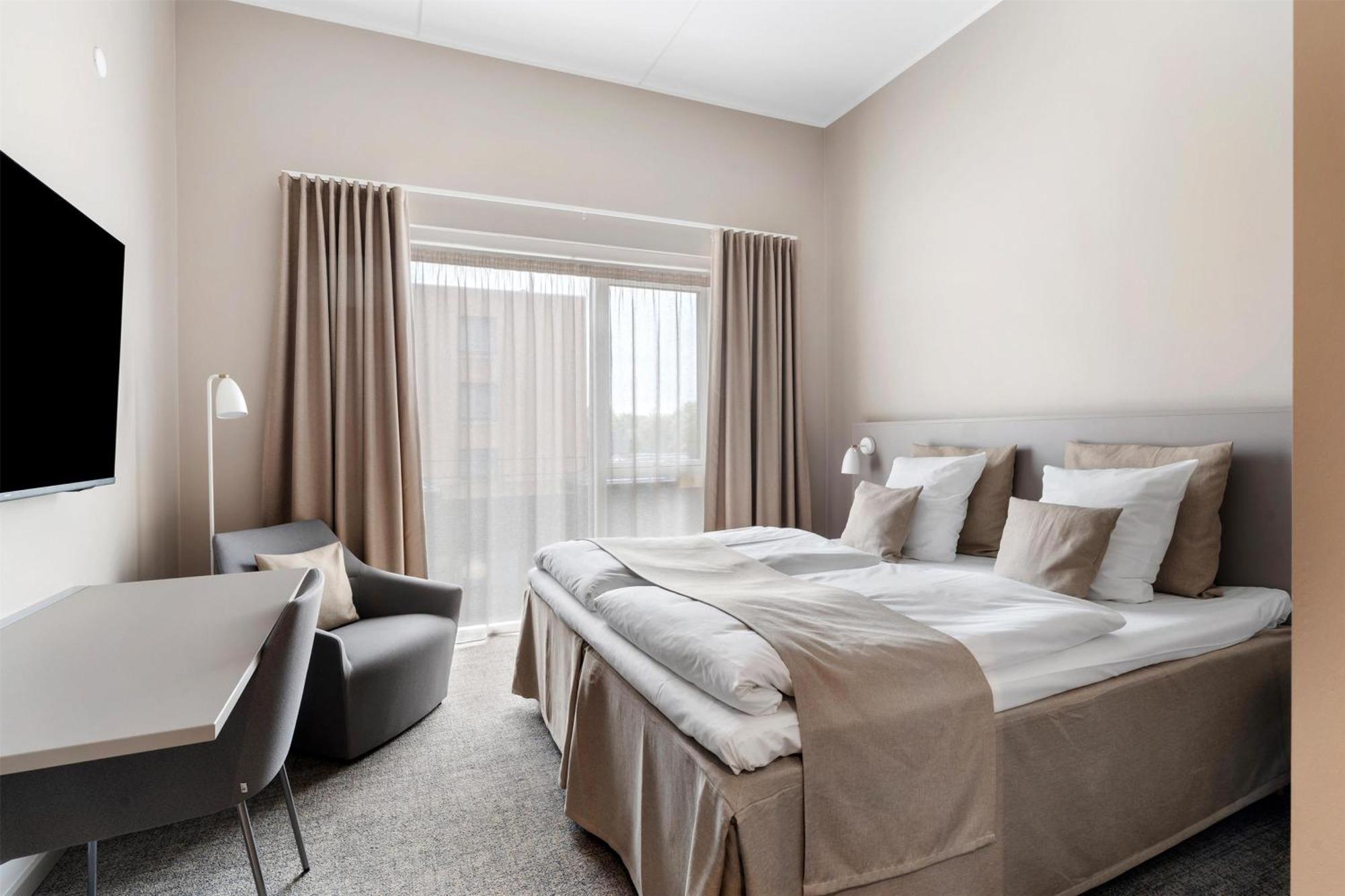 Comfort Queen Room