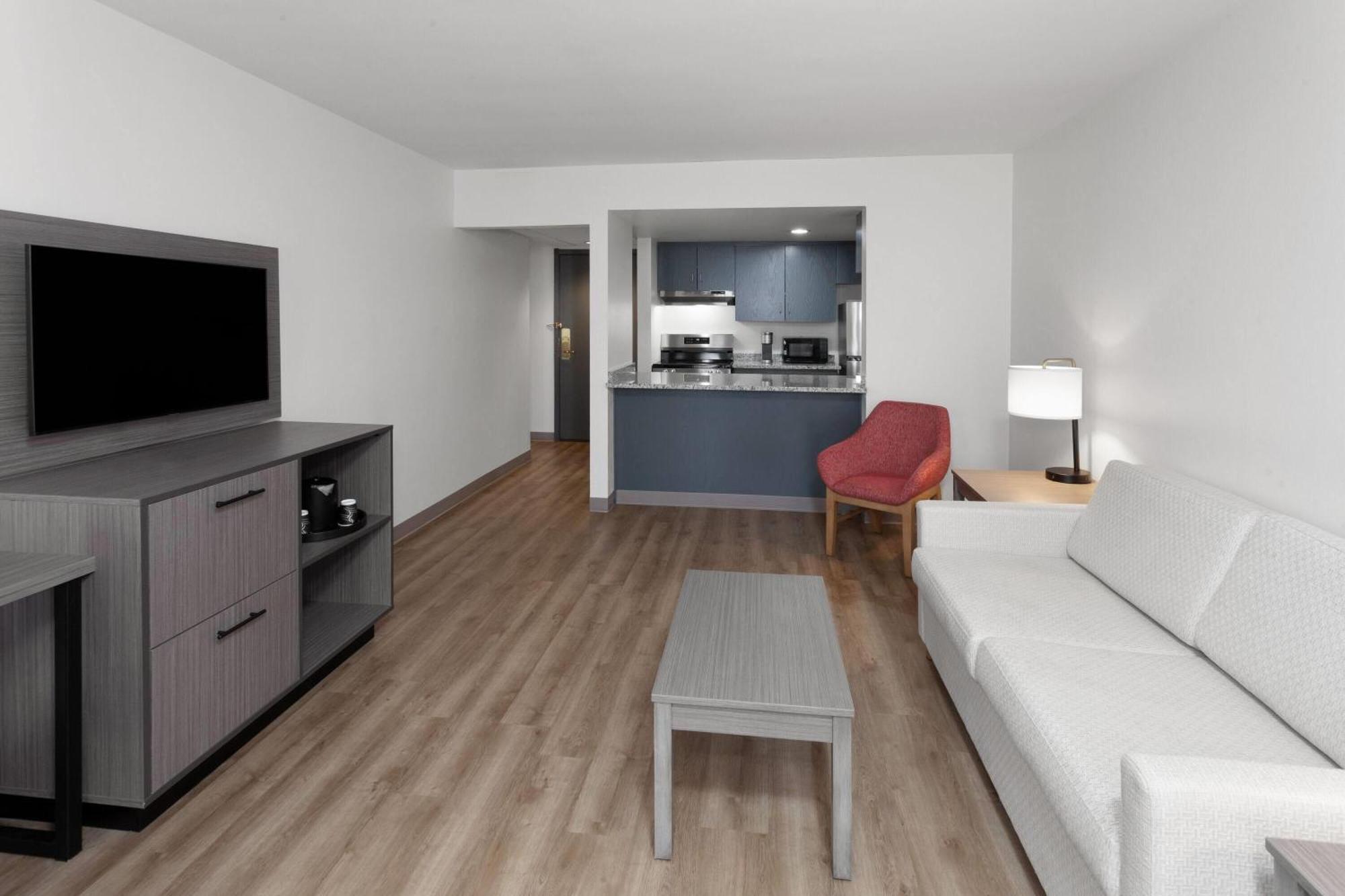 One-Bedroom King Suite Non-Smoking