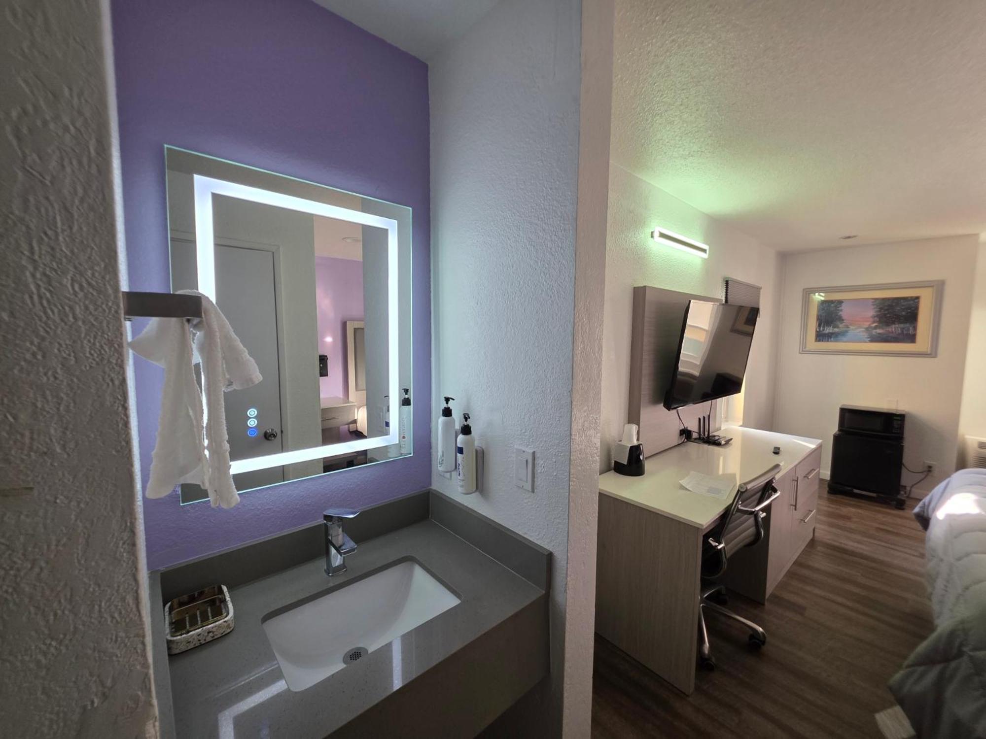 Standard King Room