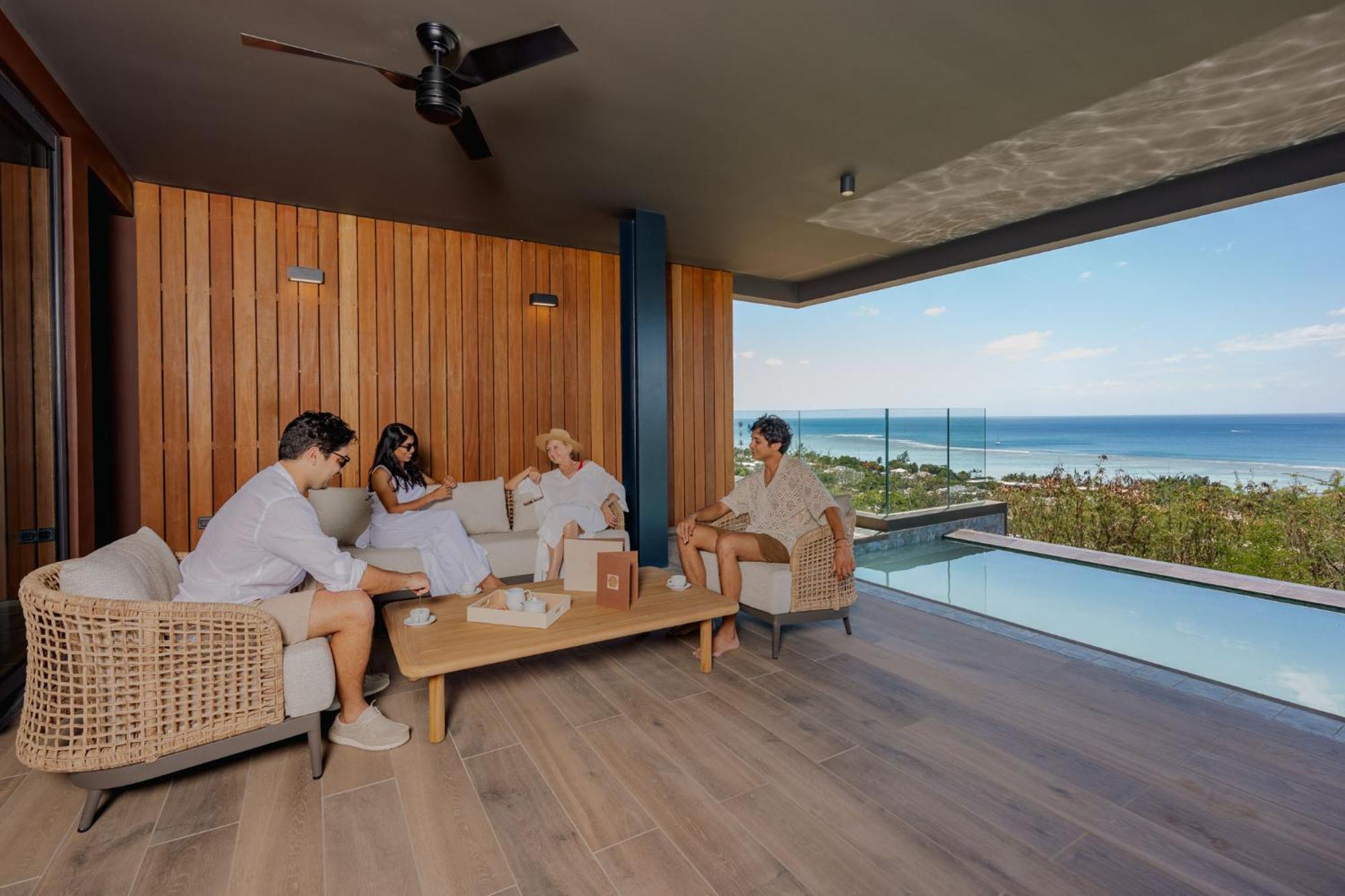 Legend Premium Suite Oceanview & Pool