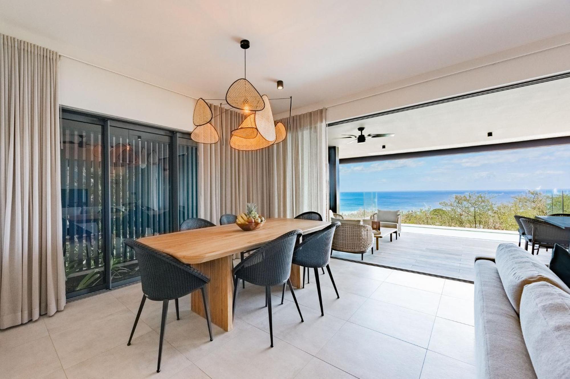 Legend Premium Suite Oceanview & Pool