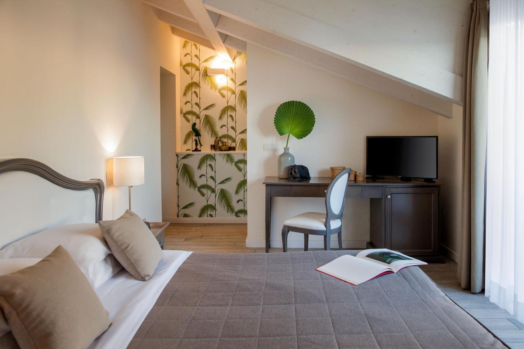 Double Room Side Sea View